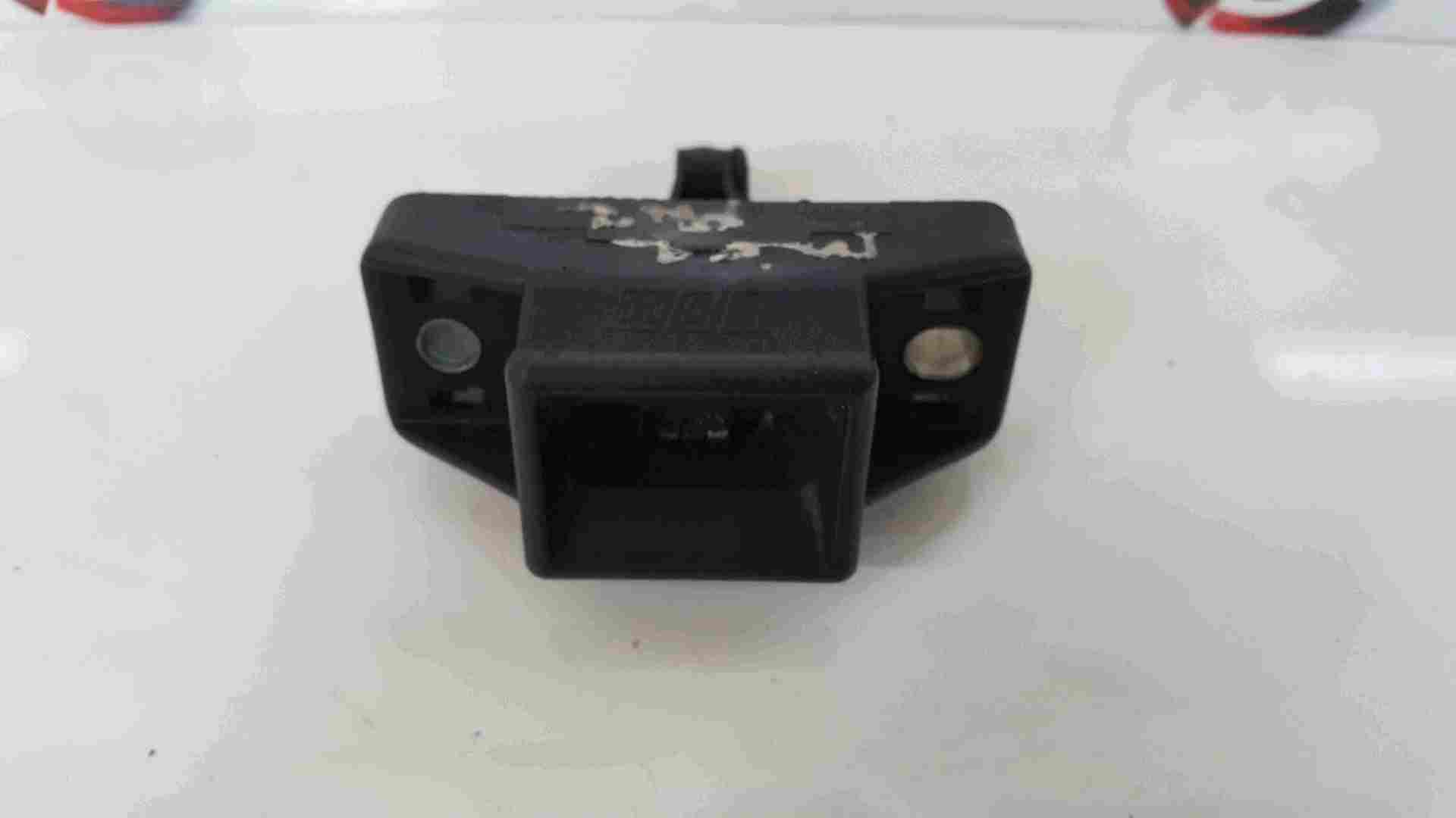 Renault Clio MK2 2001-2006 Boot Catch Latch