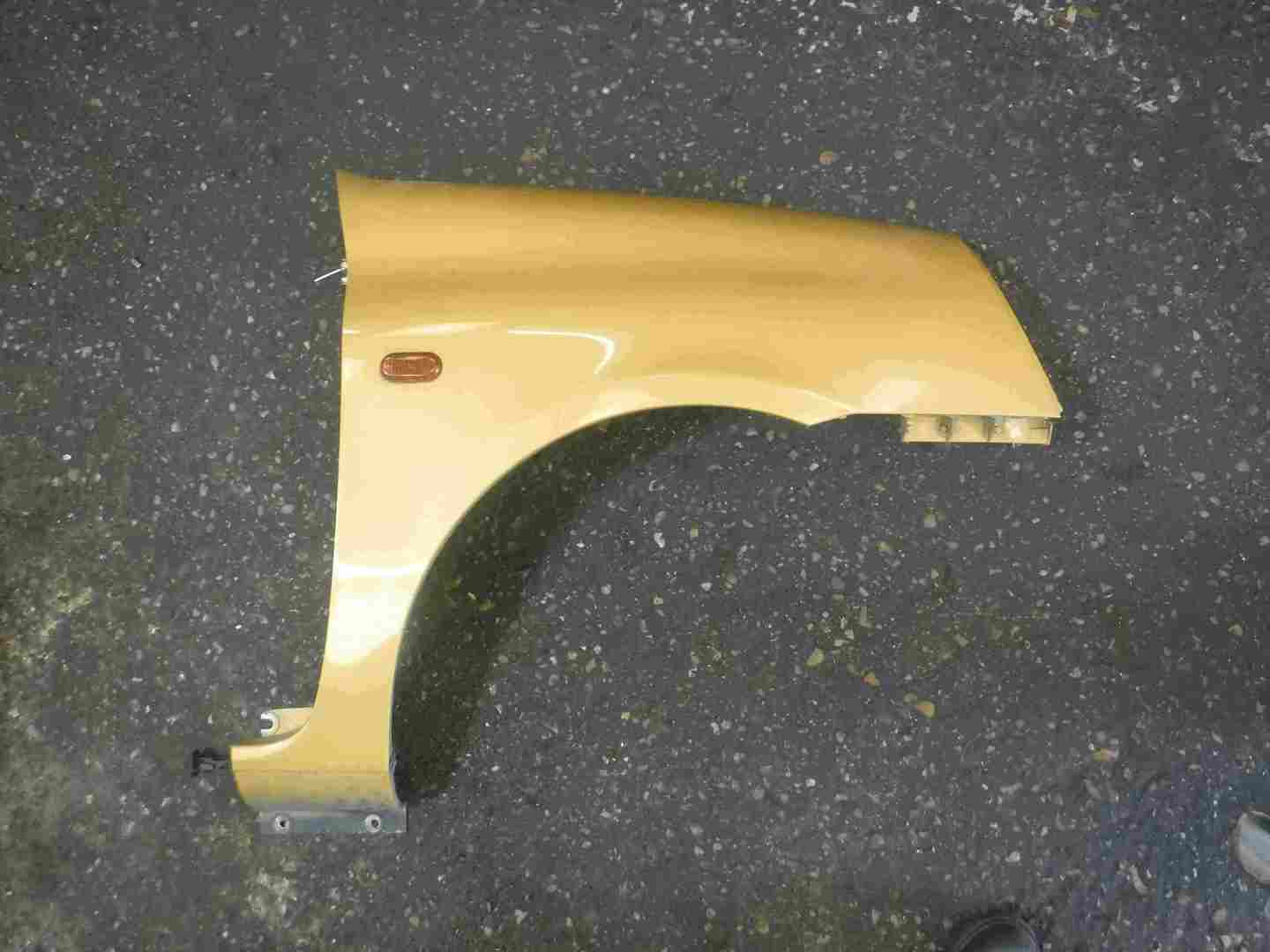 Renault Clio MK2 2001-2006 Drivers OS Wing Gold Yellow TED30 8200052380
