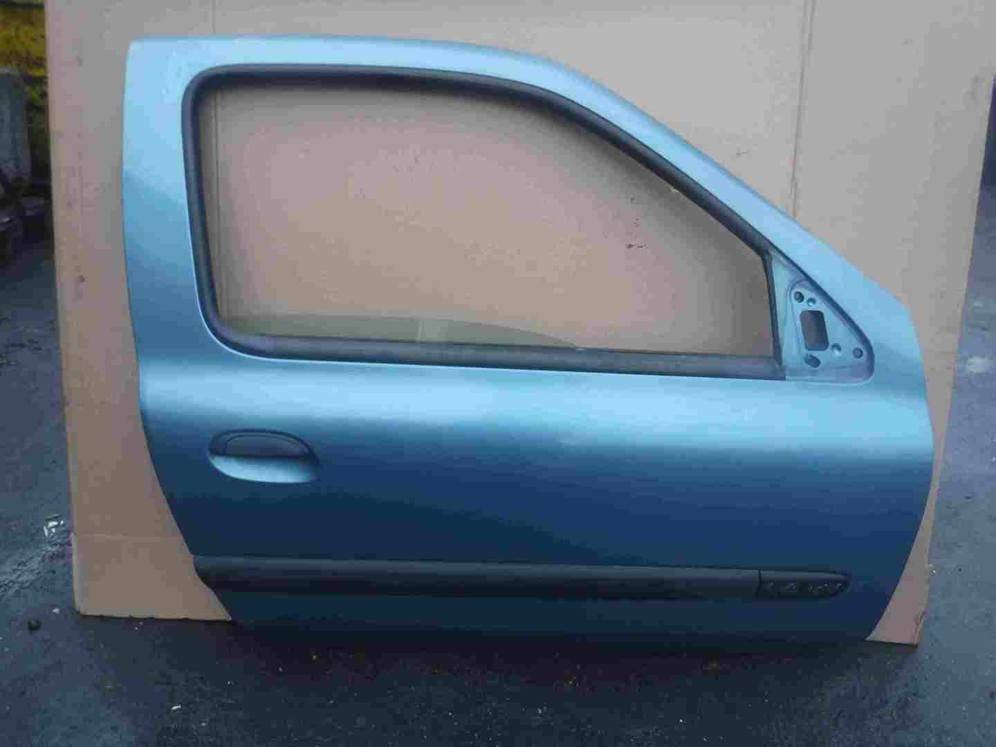 Renault Clio MK2 2001-2006 Drivers OSF Front Door Aqua Blue TEF47 3dr