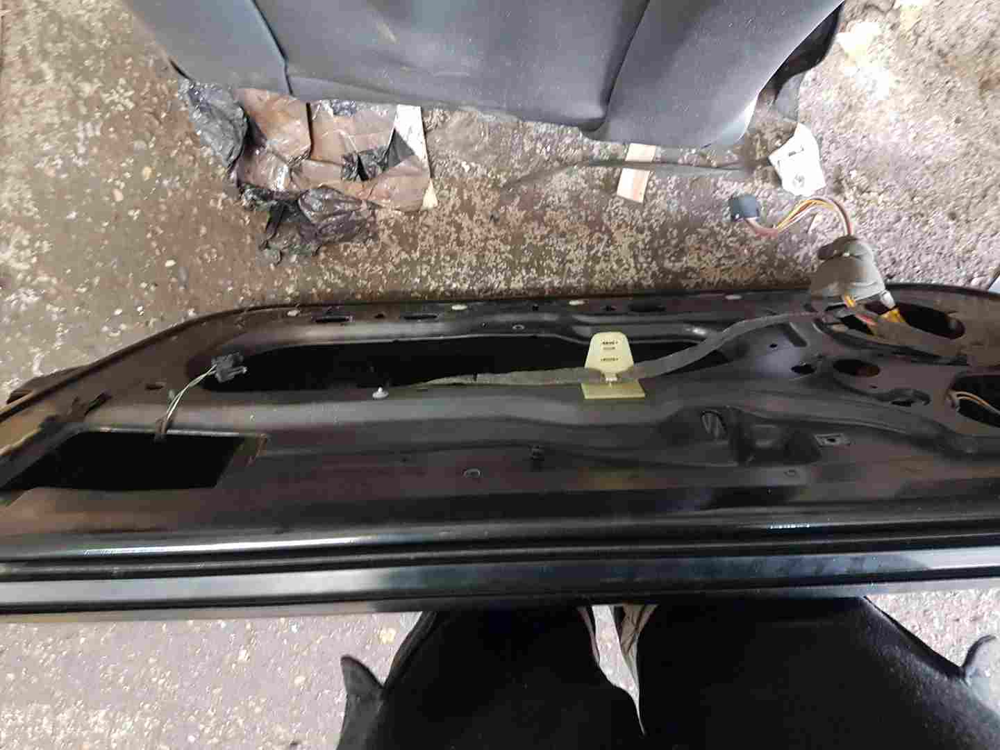 Renault Clio MK2 2001-2006 Drivers OSF Front Door Black 676 3Dr