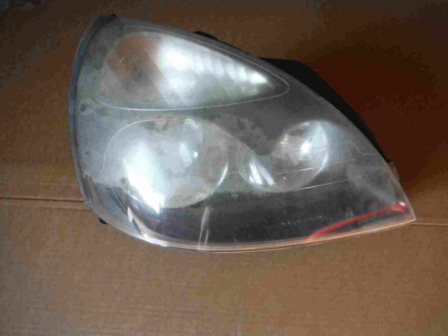Renault Clio MK2 2001-2006 Drivers OSF Front Headlight Black