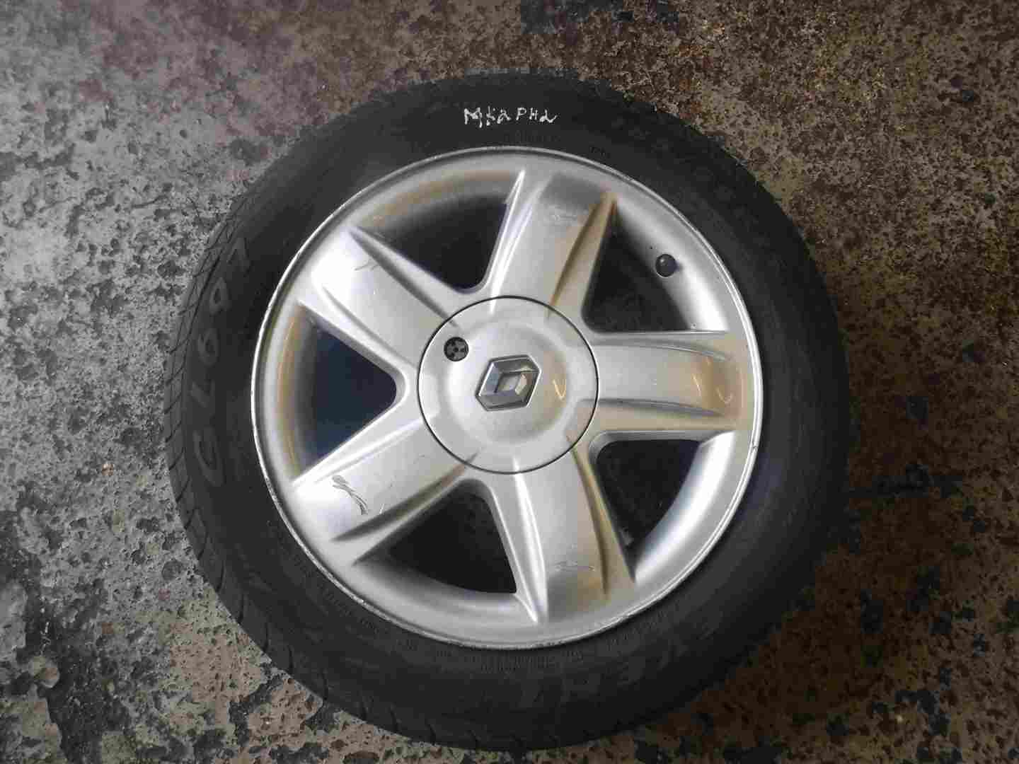 Renault Clio MK2 2001-2006 Dynamique Alloy Wheel + Tyre 185 55 15 7mm 3/5