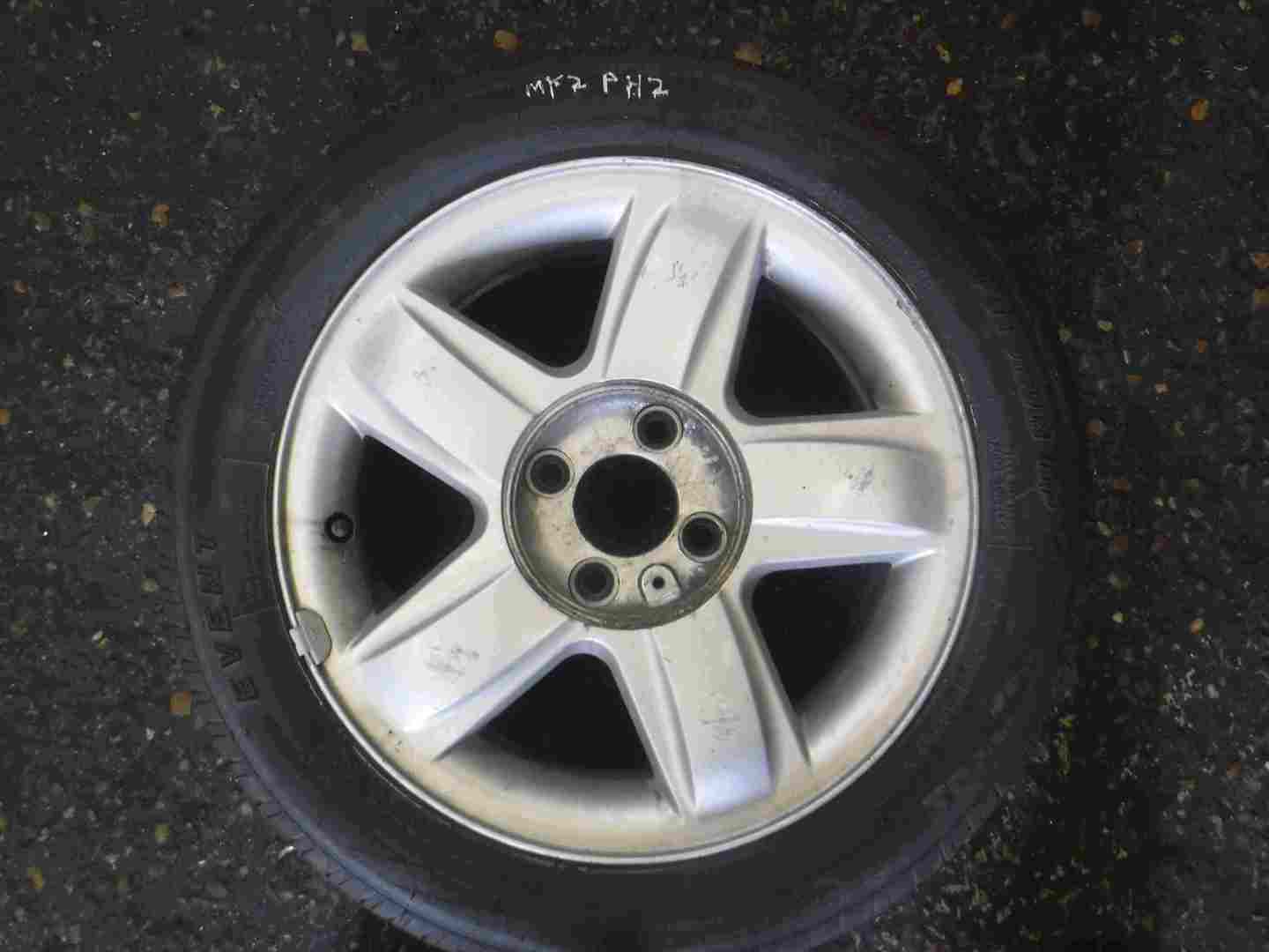 Renault Clio MK2 2001-2006 Dynamique Gradient Alloy Wheel + Tyre 185 55 15 7mm
