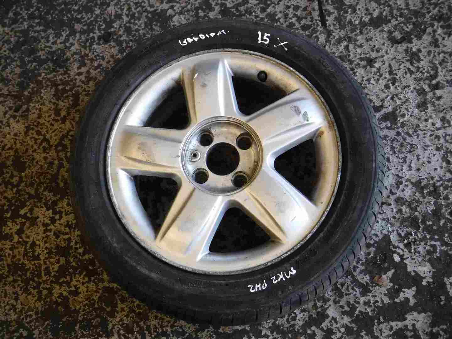 Renault Clio MK2 2001-2006 Dynamique Gradient Alloy Wheel 15inch 2/5 8200109002