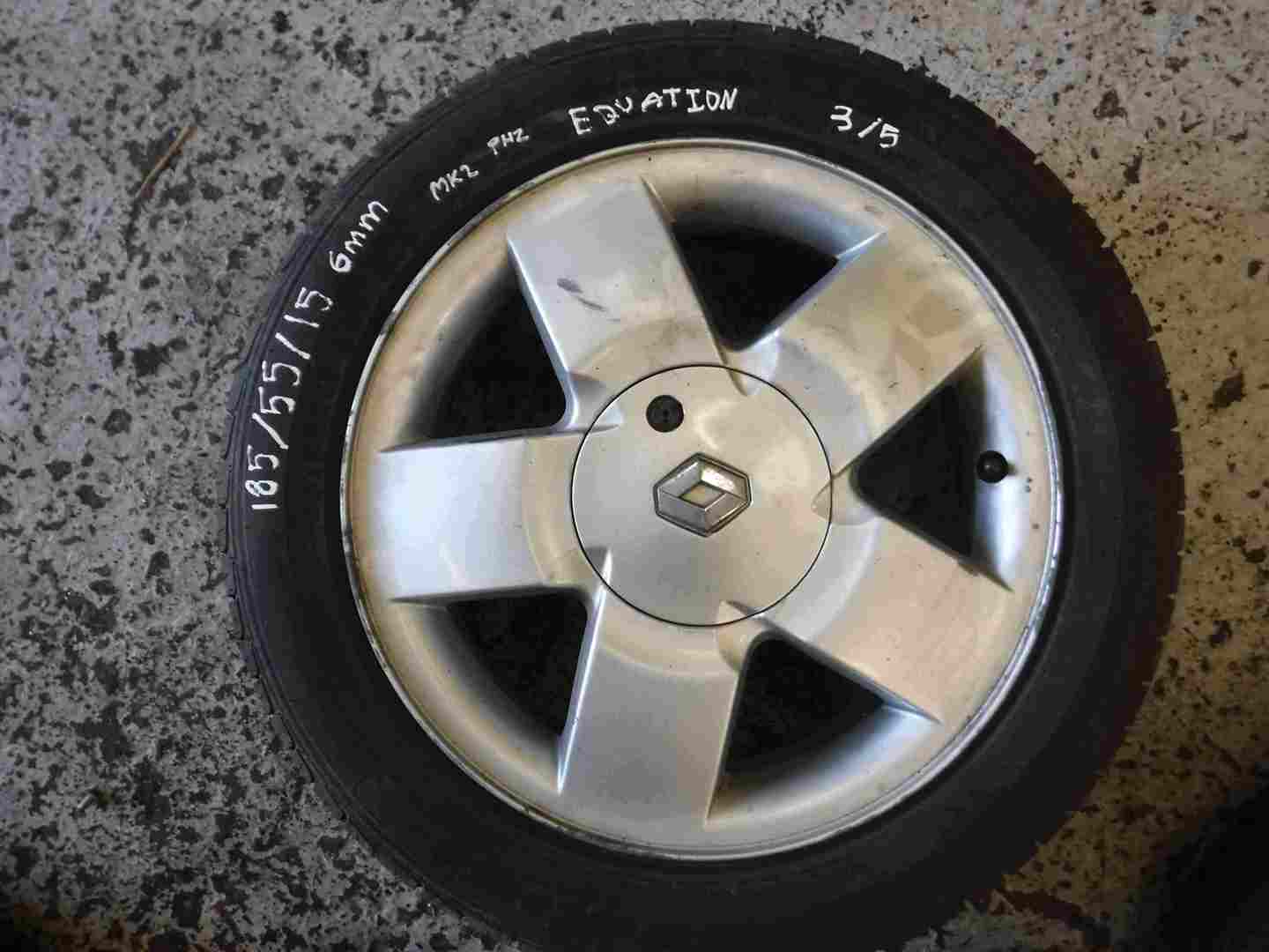 Renault Clio MK2 2001-2006 Equation Alloy Wheel  Tyre 185 55 15 7mm 3/5
