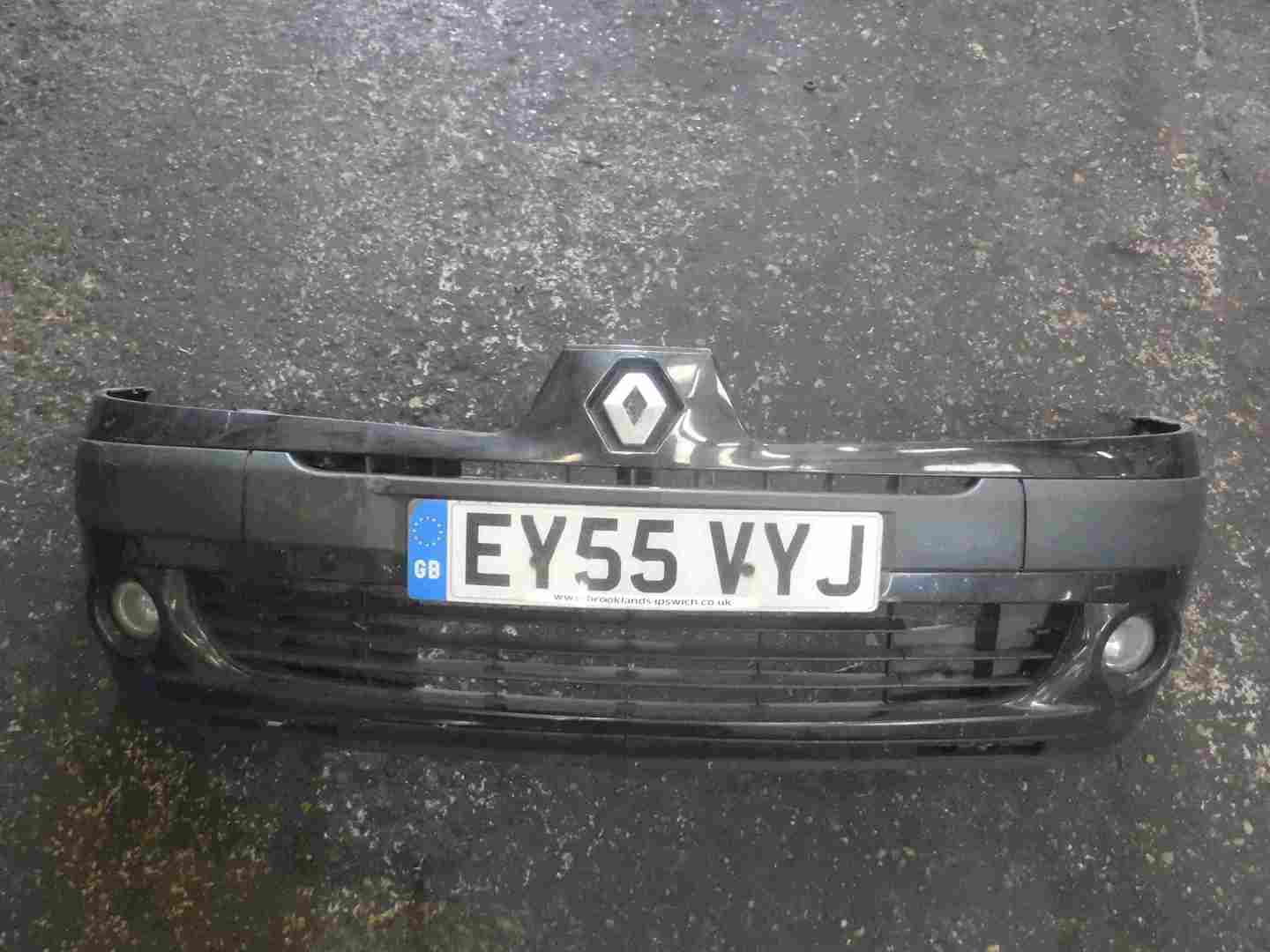 Renault Clio MK2 2001-2006 Front Bumper 676 Black