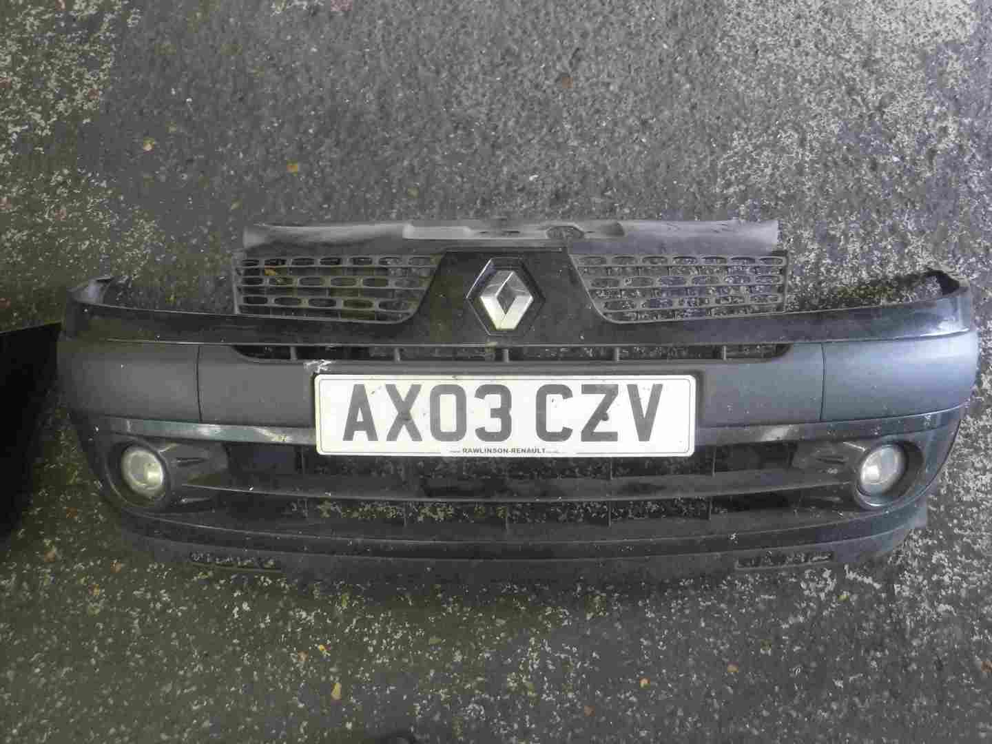 Renault Clio MK2 2001-2006 Front Bumper 676 Black