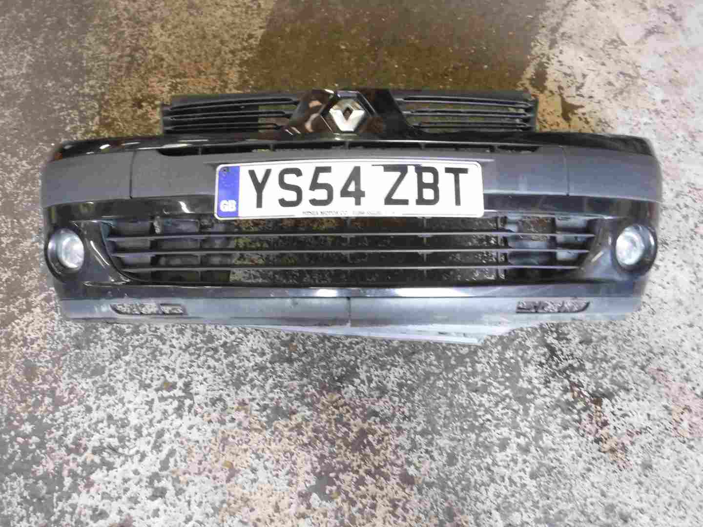 Renault Clio MK2 2001-2006 Front Bumper Black 676
