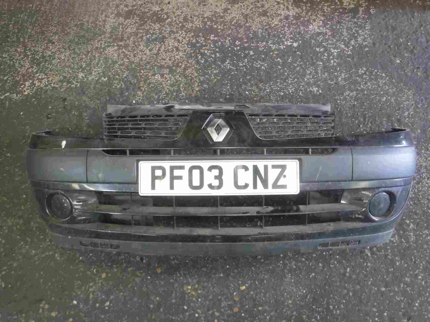 Renault Clio MK2 2001-2006 Front Bumper Black 676
