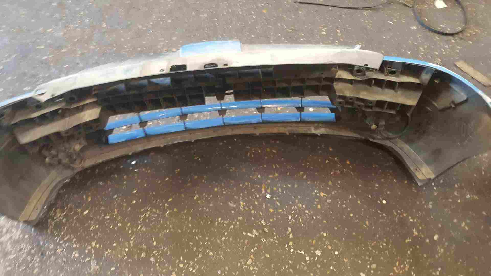 Thumb 3 Renault Clio MK2 2001-2006 Front Bumper Blue Ted48 With Fogs