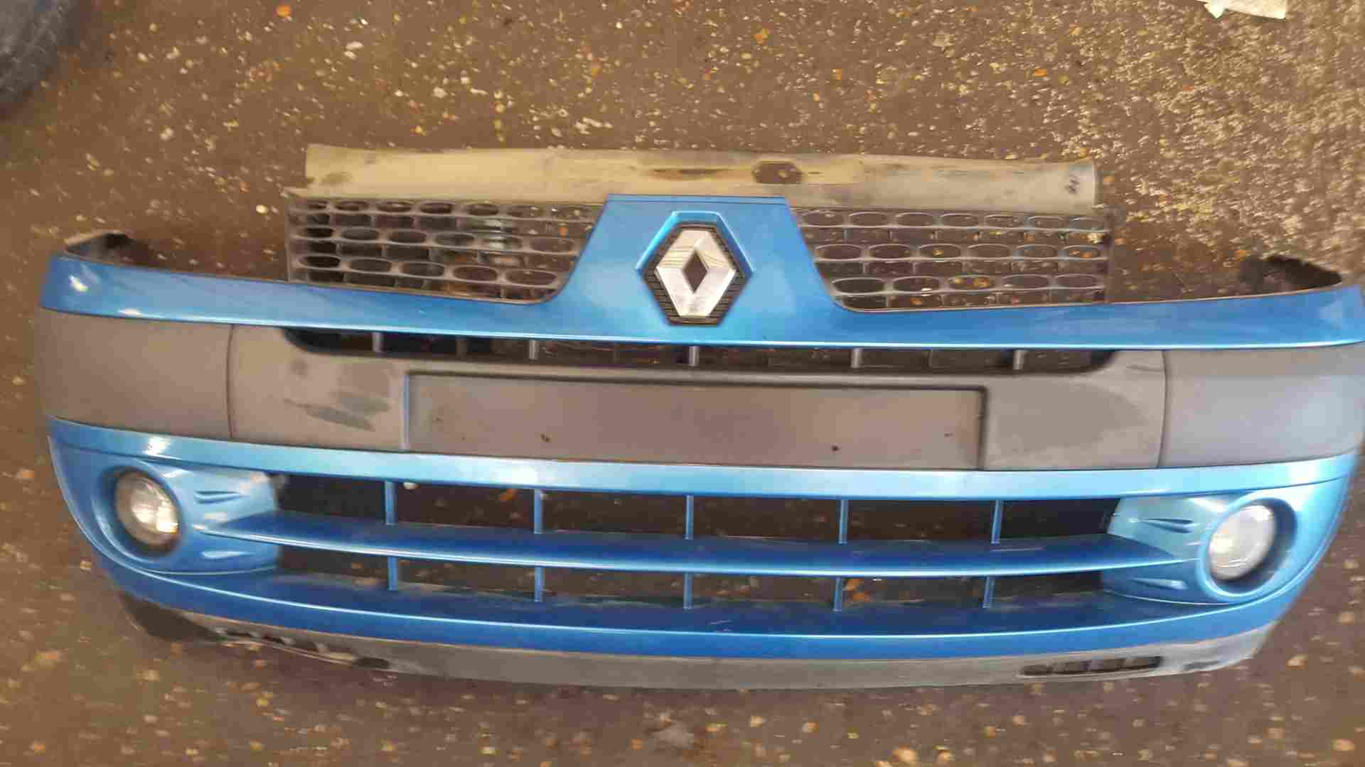 Thumb 2 Renault Clio MK2 2001-2006 Front Bumper Blue Ted48 With Fogs