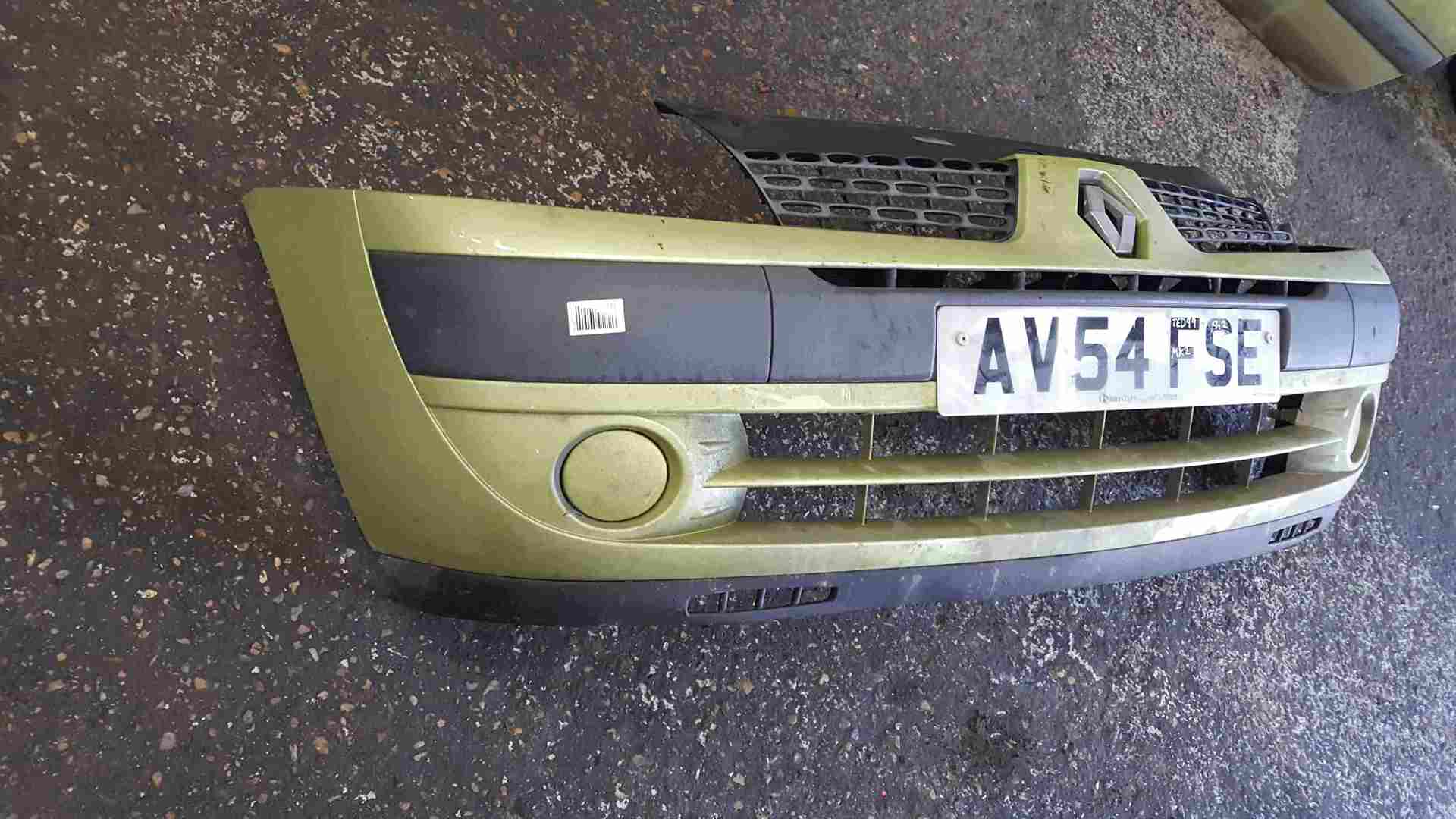 Thumb 6 Renault Clio MK2 2001-2006 Front Bumper Green TED99