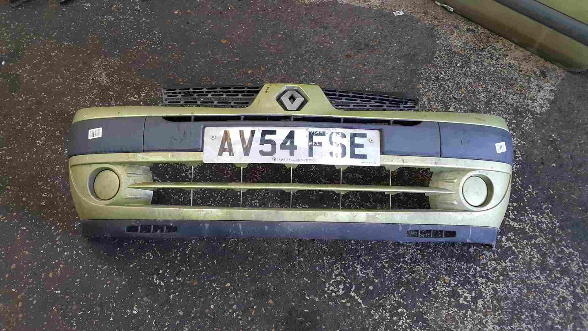Thumb 5 Renault Clio MK2 2001-2006 Front Bumper Green TED99