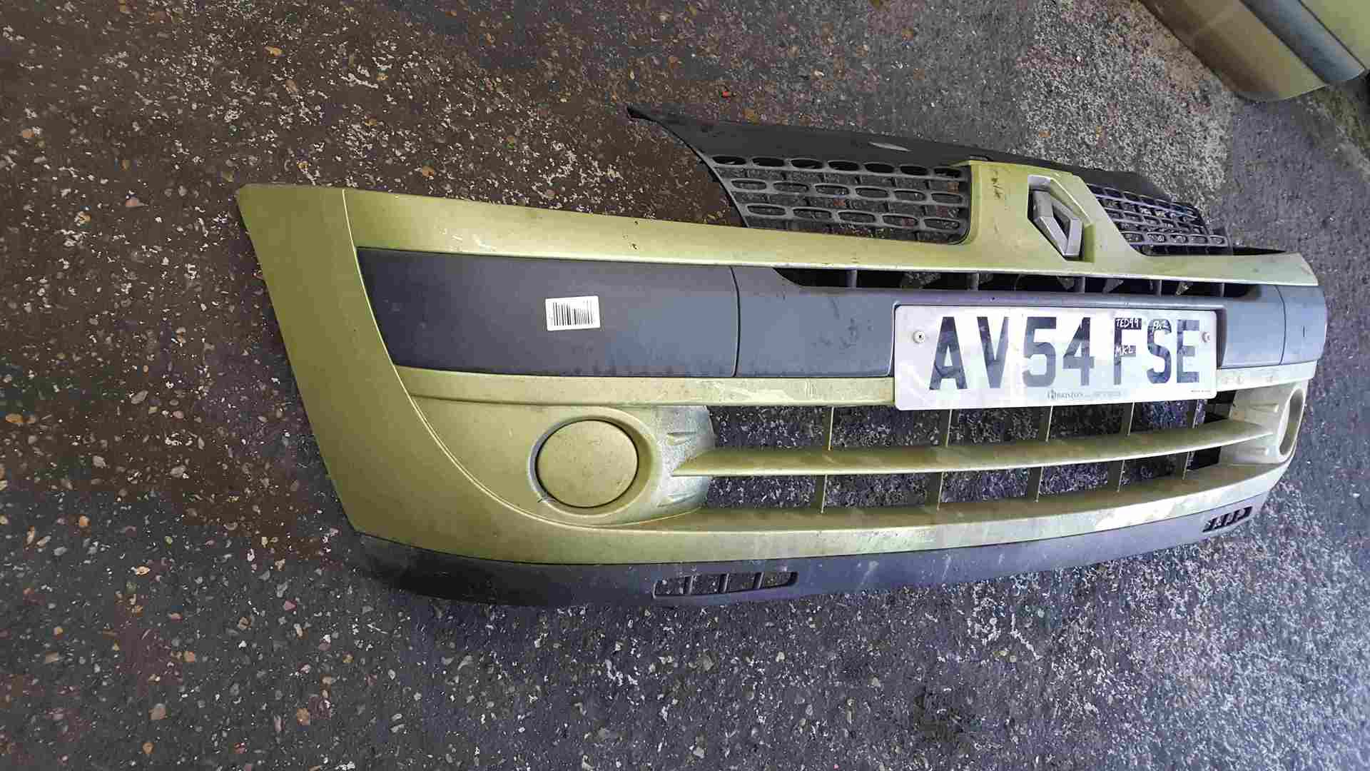Thumb 3 Renault Clio MK2 2001-2006 Front Bumper Green TED99