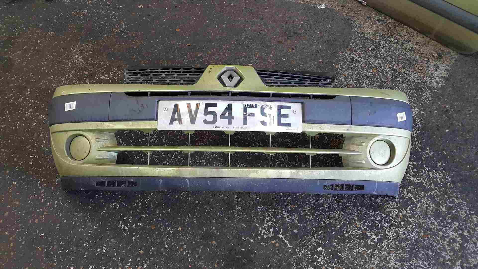 Renault Clio MK2 2001-2006 Front Bumper Green TED99