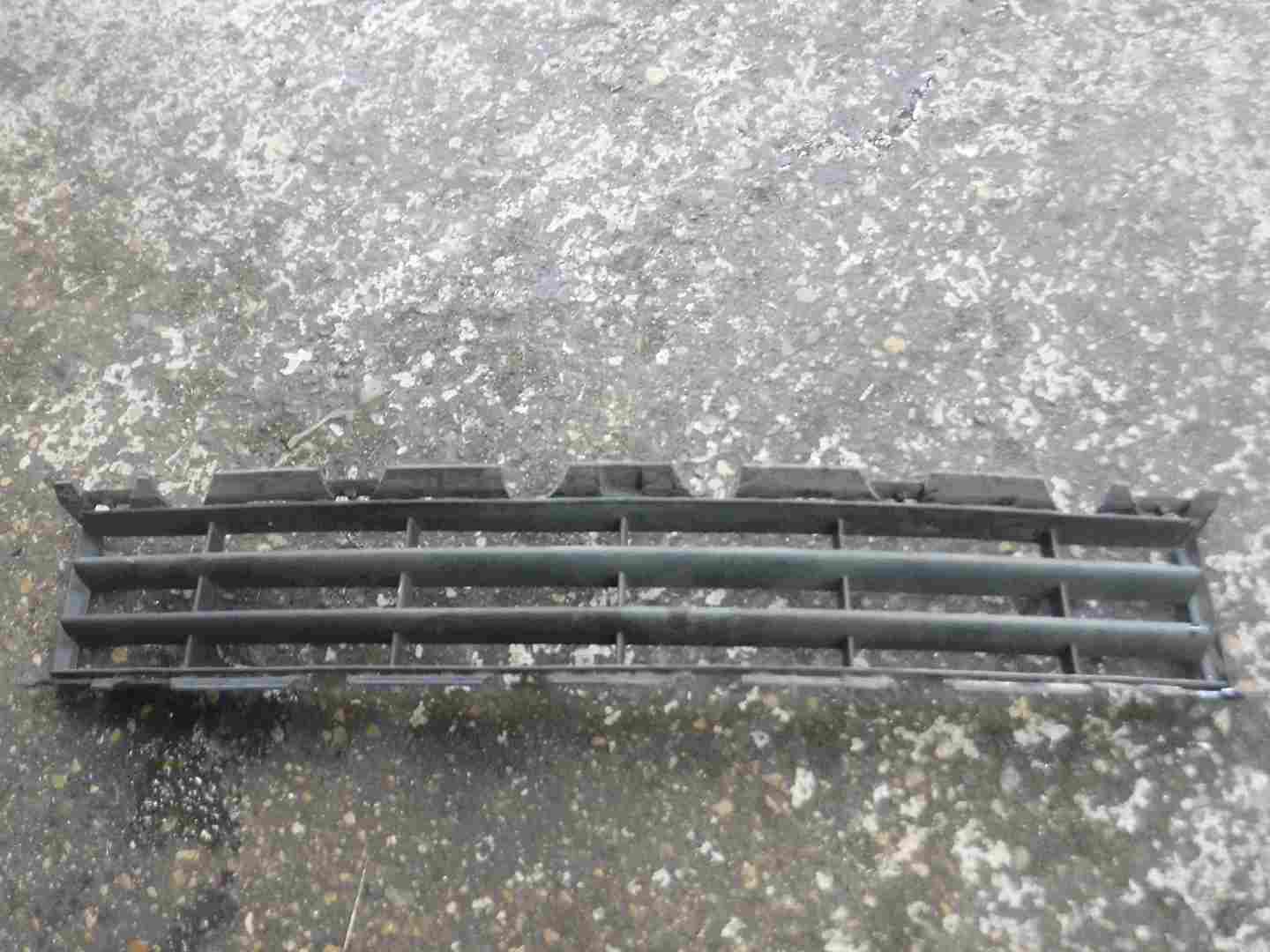 Renault Clio MK2 2001-2006 Front Bumper Grille Grill Insert