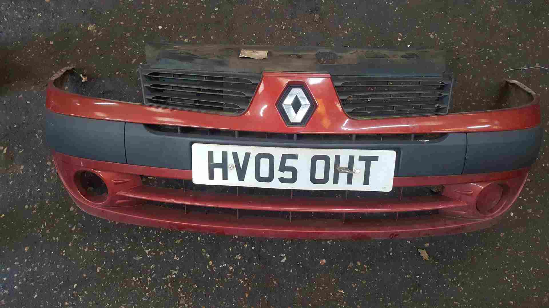 Thumb 6 Renault Clio MK2 2001-2006 Front Bumper RED Teb76