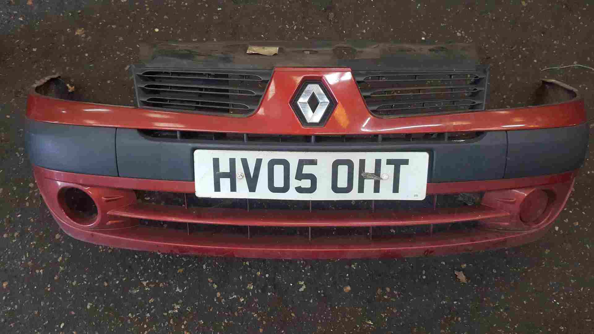 Renault Clio MK2 2001-2006 Front Bumper RED Teb76