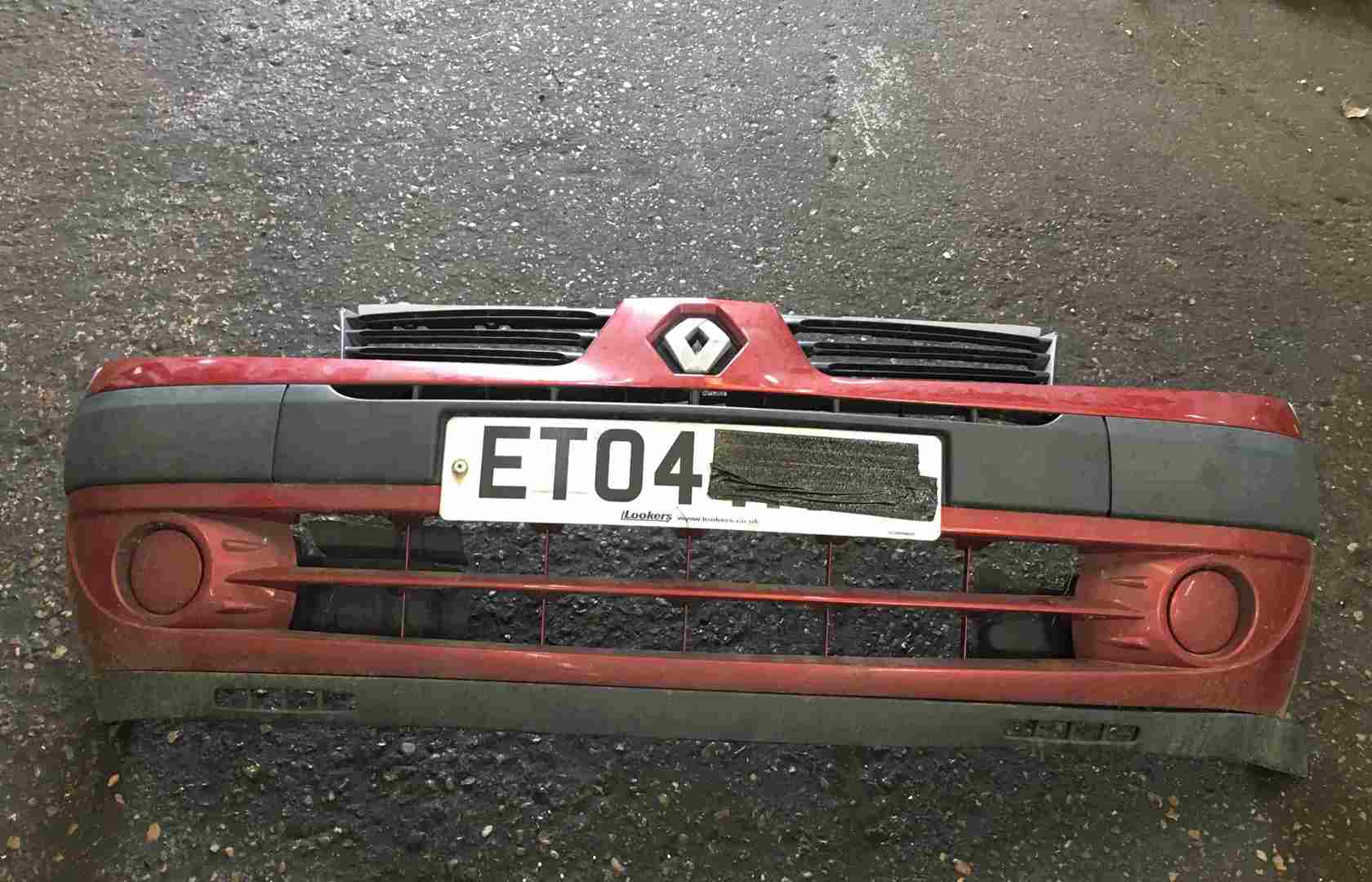 Renault Clio MK2 2001-2006 Front Bumper Red TEB76