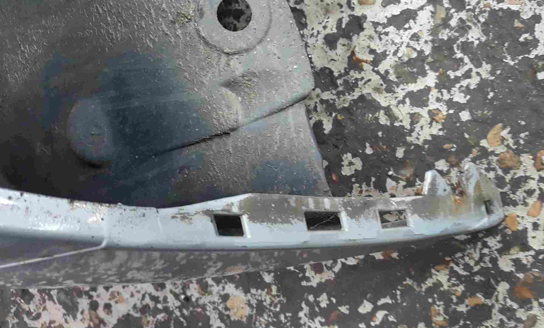 Renault Clio MK2 2001-2006 Front Bumper Silver 632