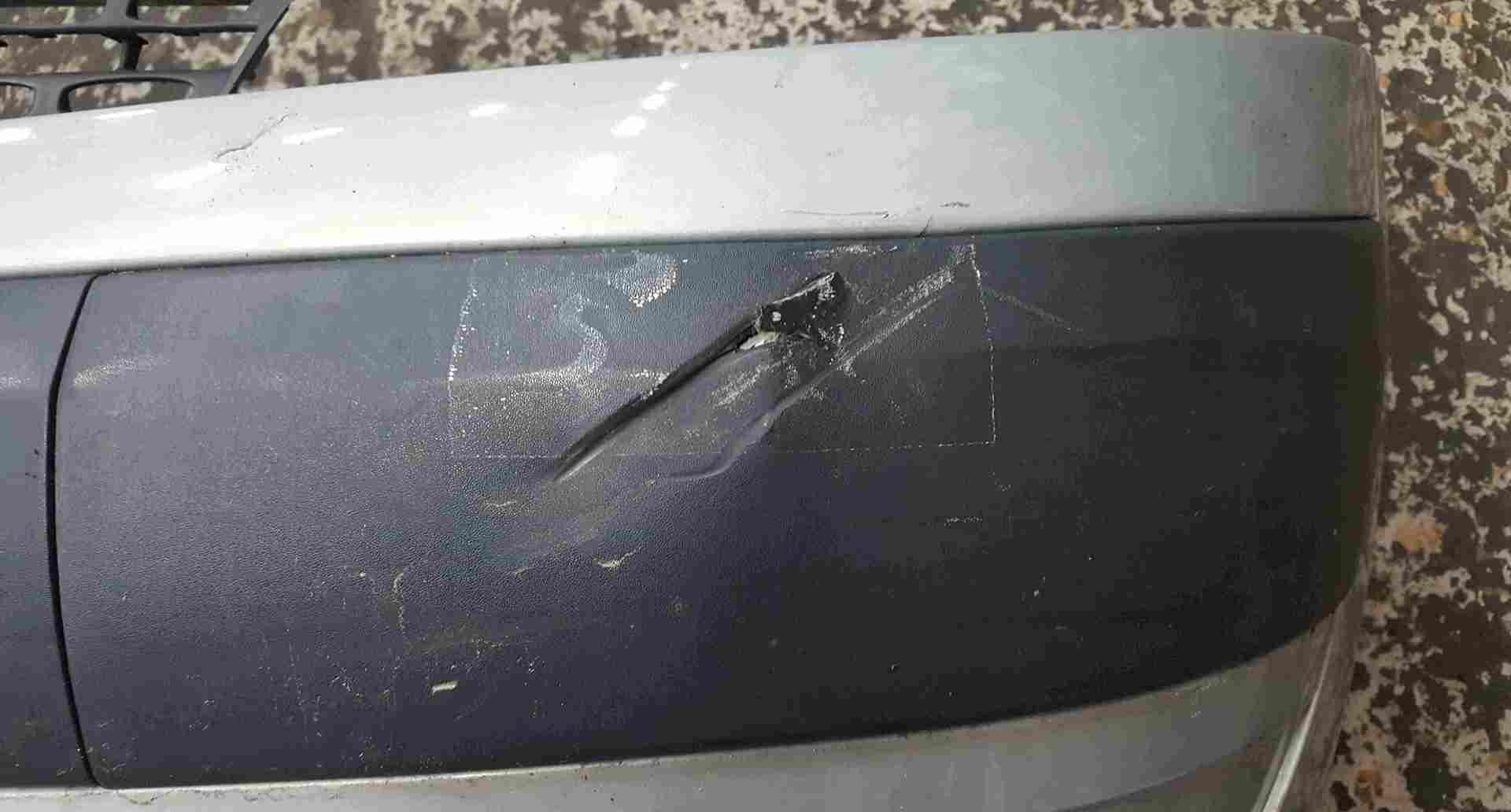 Thumb 3 Renault Clio MK2 2001-2006 Front Bumper Silver 632