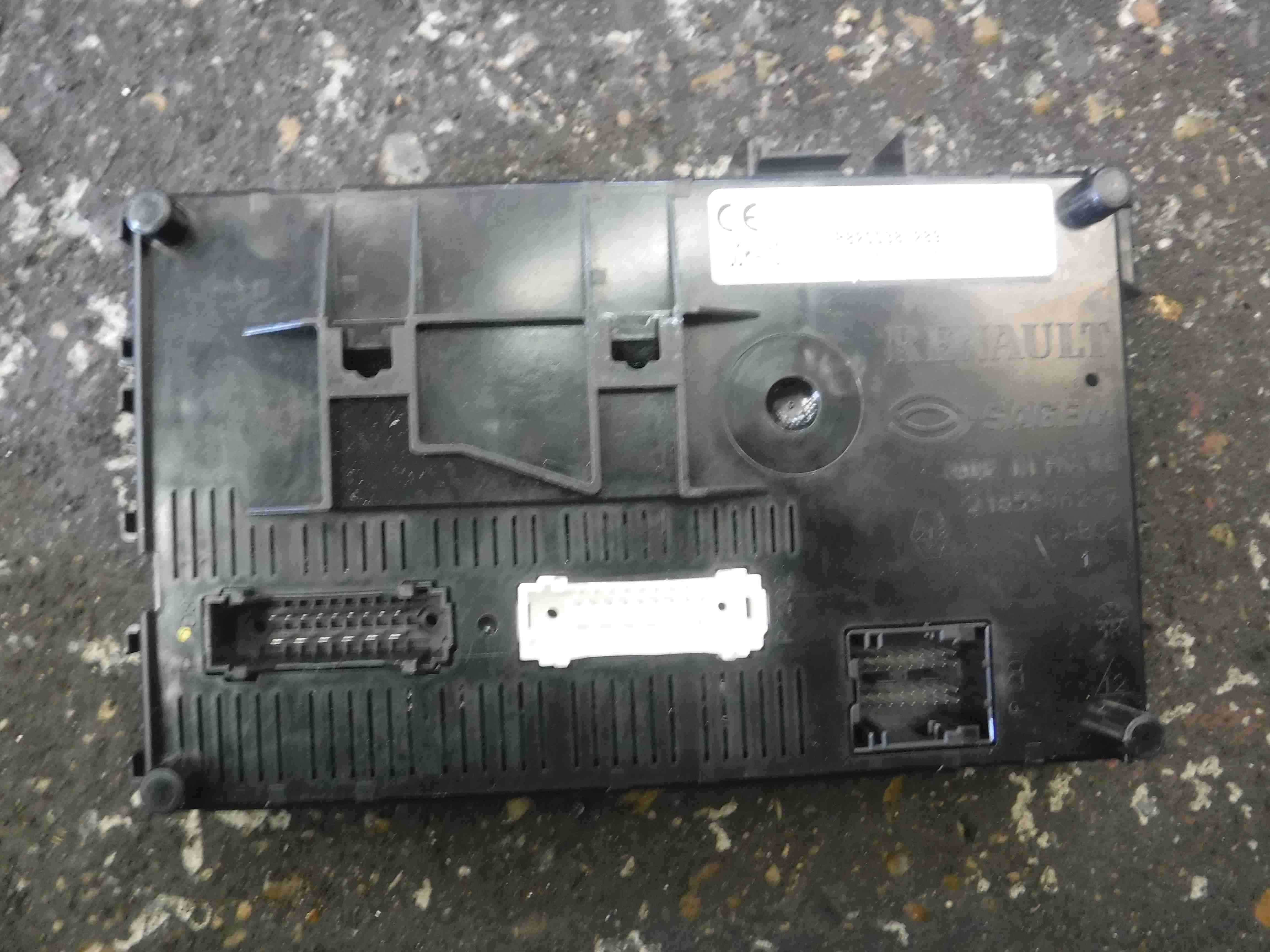 Renault Clio MK2 2001-2006 N2 Dashboard Fuse Box UCH BCM Recoded Decoded