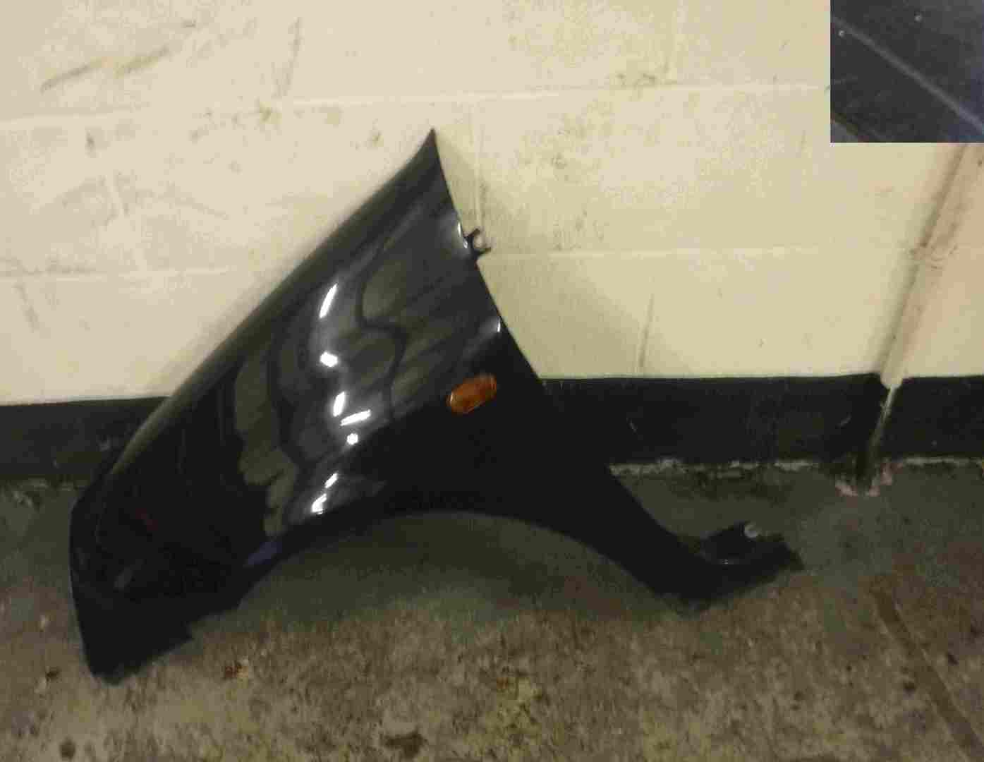 Renault Clio MK2 2001-2006 Passenger NS Wing Black 676