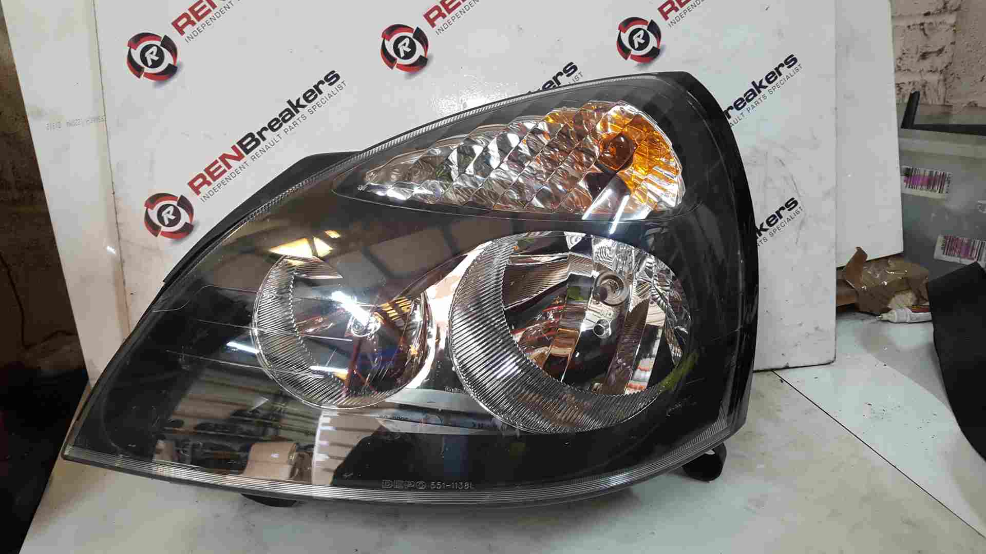 Thumb 4 Renault Clio MK2 2001-2006 Passenger NSF Front Black Headlight 
