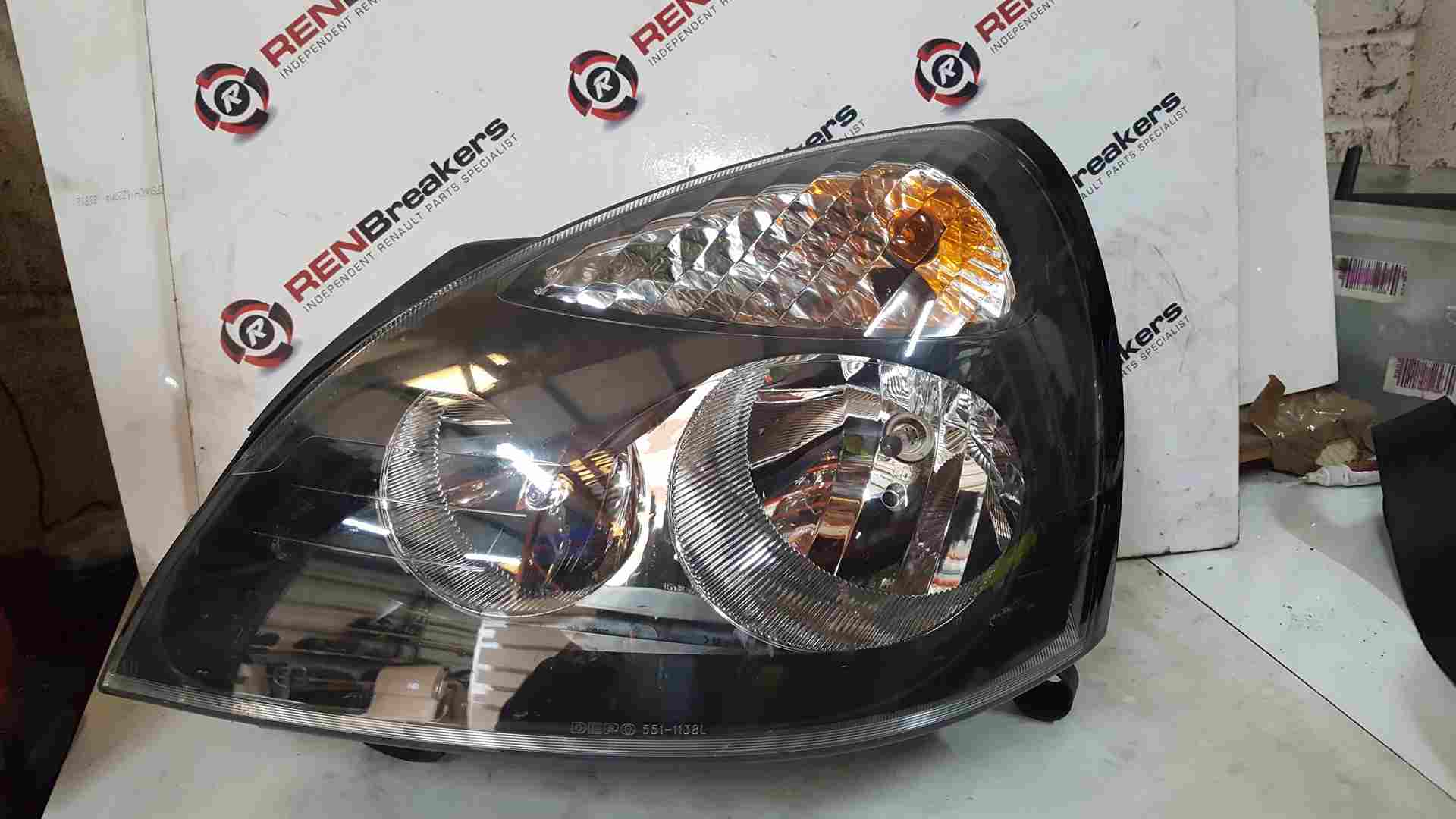 Thumb 5 Renault Clio MK2 2001-2006 Passenger NSF Front Black Headlight 