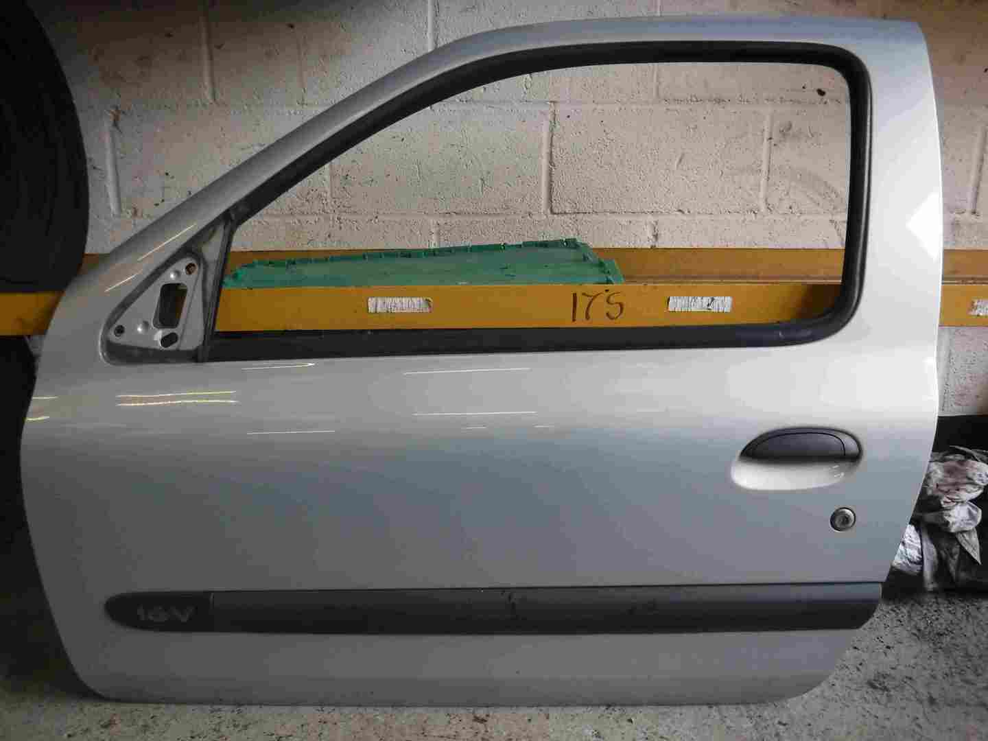 Renault Clio MK2 2001-2006 Passenger NSF Front Door Silver 632 3dr