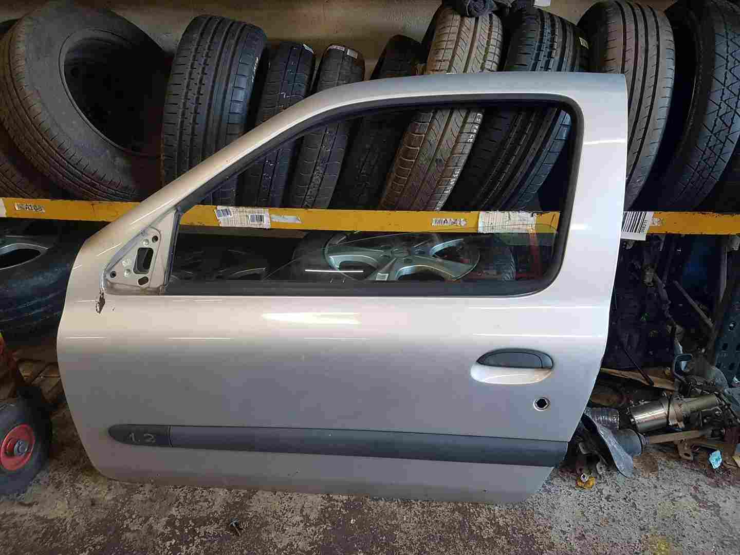 Thumb 2 Renault Clio MK2 2001-2006 Passenger NSF Front Door Silver Ted69 3Dr