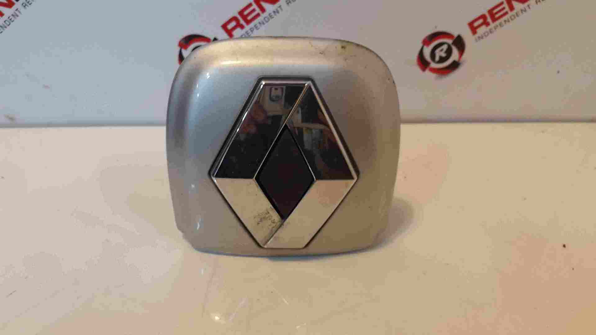 Thumb 2 Renault Clio MK2 2001-2006 Rear Boot Button Surround TED69
