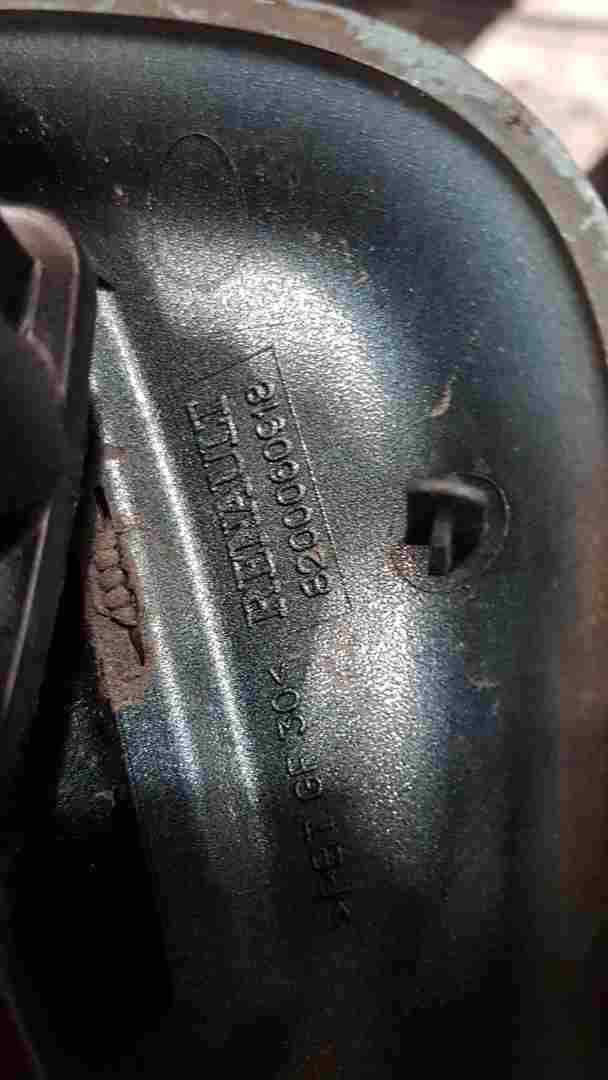 Thumb 2 Renault Clio MK2 2001-2006 Rear Boot Lock Mechanism Solenoid Button Blue Tef47