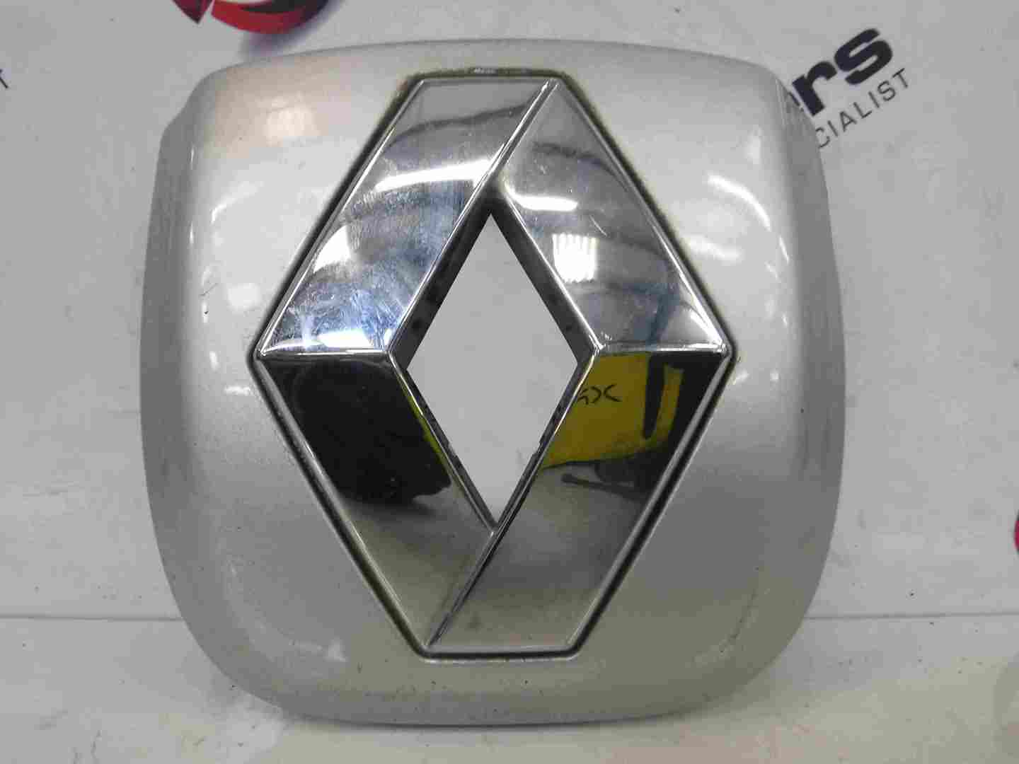 Renault Clio MK2 2001-2006 Rear Diamond Silver Surround TED69