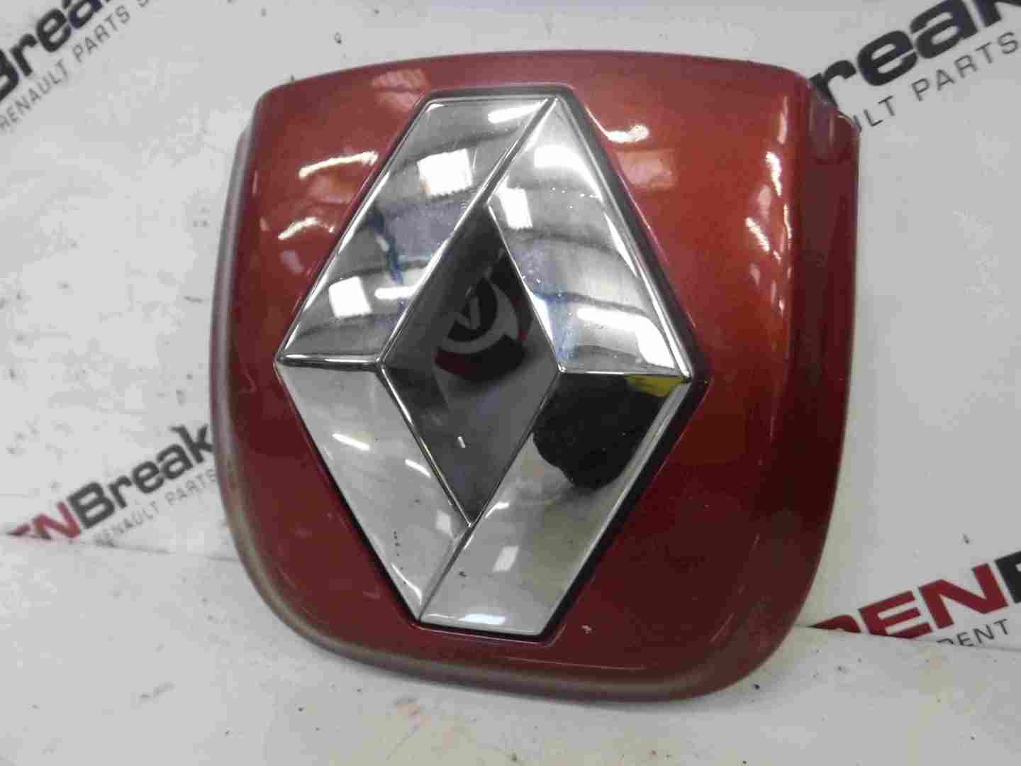 Renault Clio MK2 2001-2006 Rear Tailgate Boot Surround Red TEB76