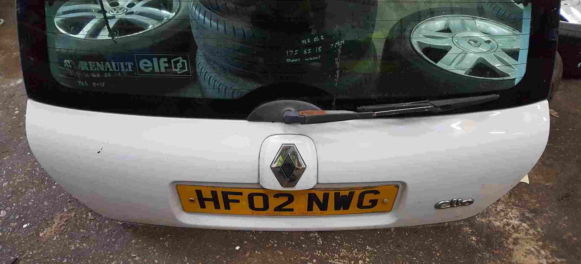 Thumb 2 Renault Clio MK2 2001-2006 Rear Tailgate Boot White OV369