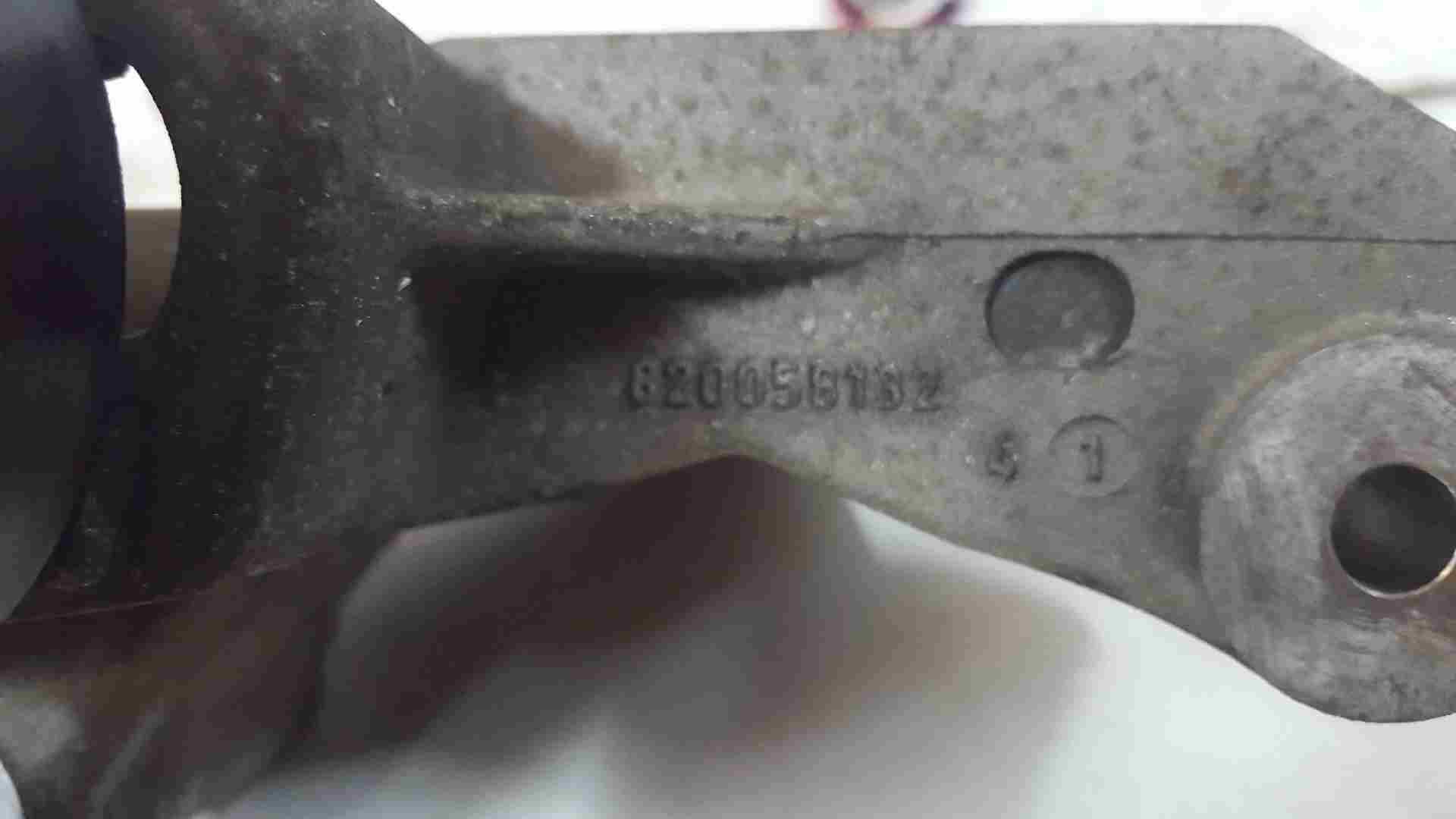 Thumb 6 Renault Clio MK3 2005-2009 1.2 16V Alternator Lower Bracket Mount NON Ac