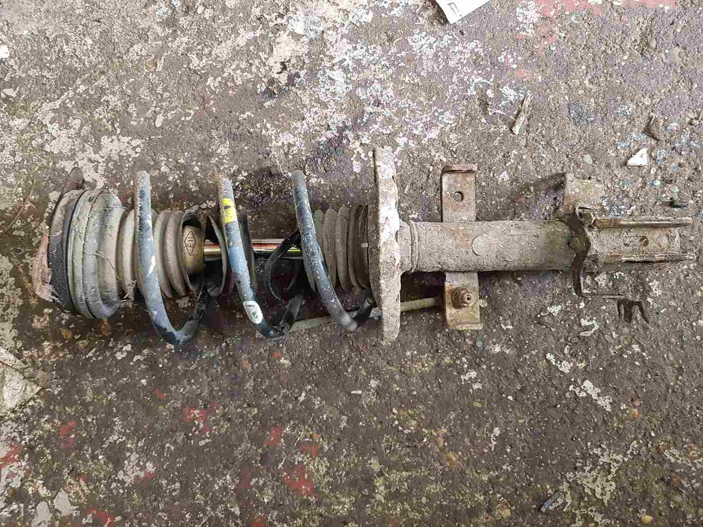 Thumb 2 Renault Clio MK3 2005-2009 1.2 16V Drivers OSF Front Shock Spring Suspension
