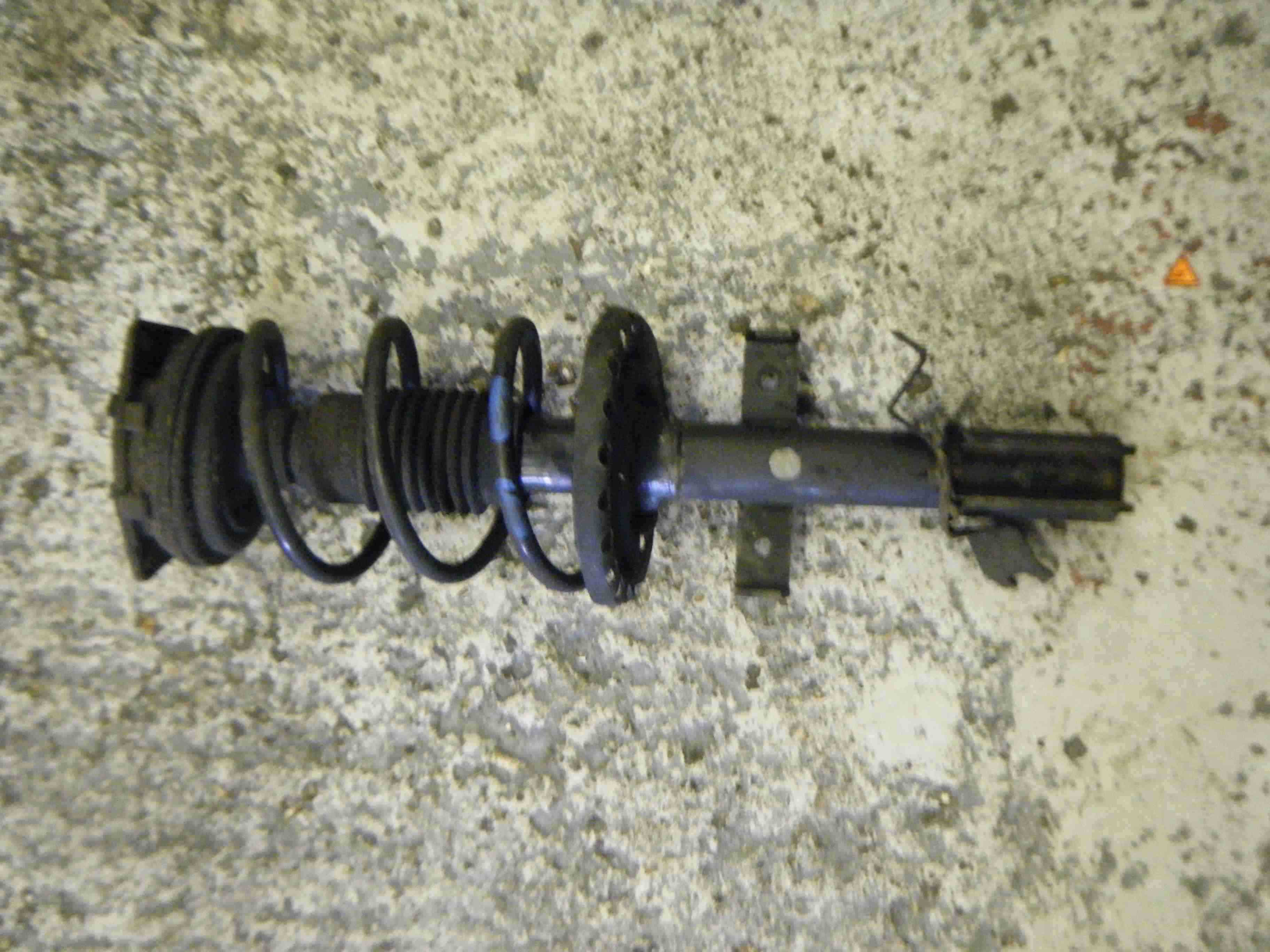 Renault Clio MK3 2005-2009 1.2 16v Drivers OSF TCE Turbo Front Leg Shock Spring