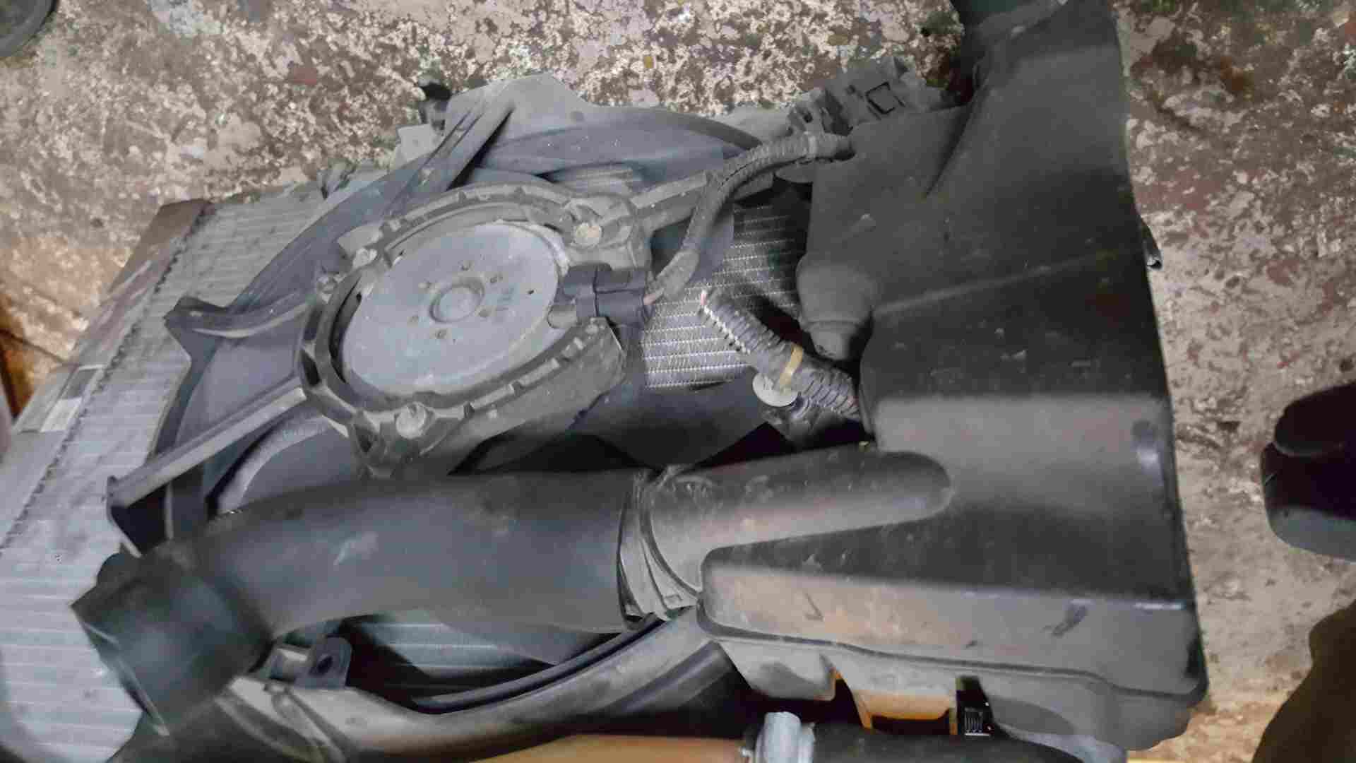 Thumb 2 Renault Clio MK3 2005-2009 1.4 1.6 16V Radiator RAD Pack + Cooling FAN
