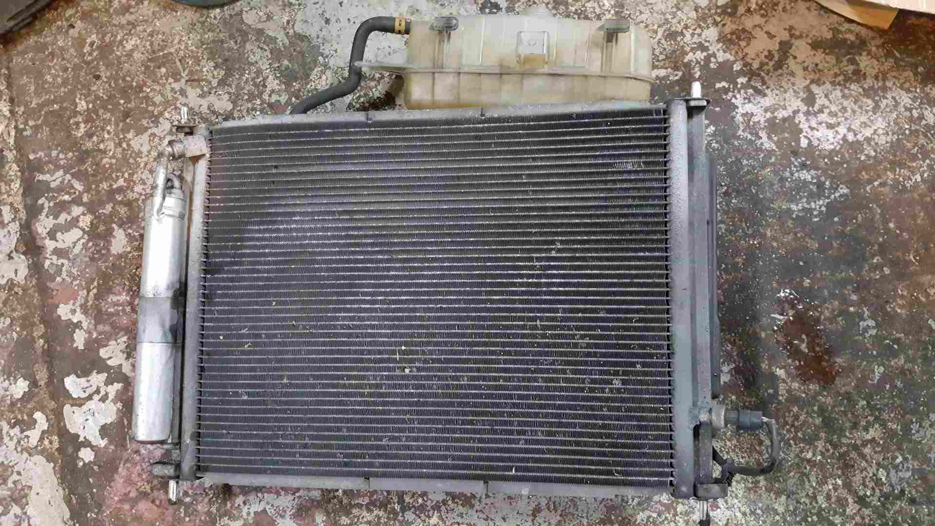Thumb 5 Renault Clio MK3 2005-2009 1.4 1.6 16V Radiator RAD Pack + Cooling FAN