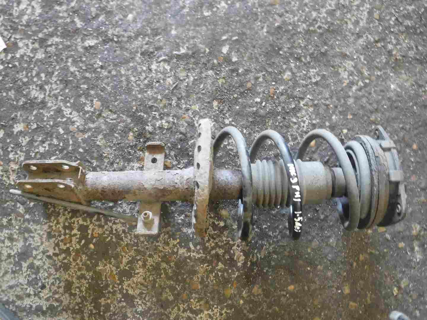 Renault Clio MK3 2005-2009 1.5 dCi Drivers OSF Front Spring Suspension Leg