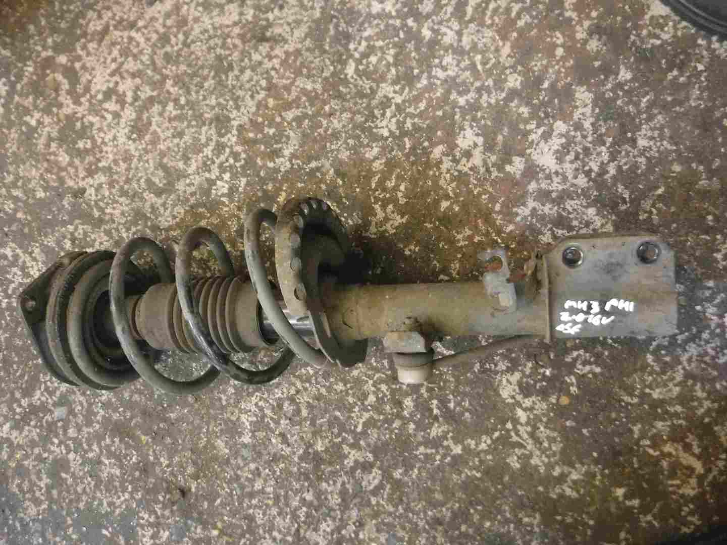 Renault Clio MK3 2005-2009 2.0 16v Drivers OSF Front Spring Suspension Leg