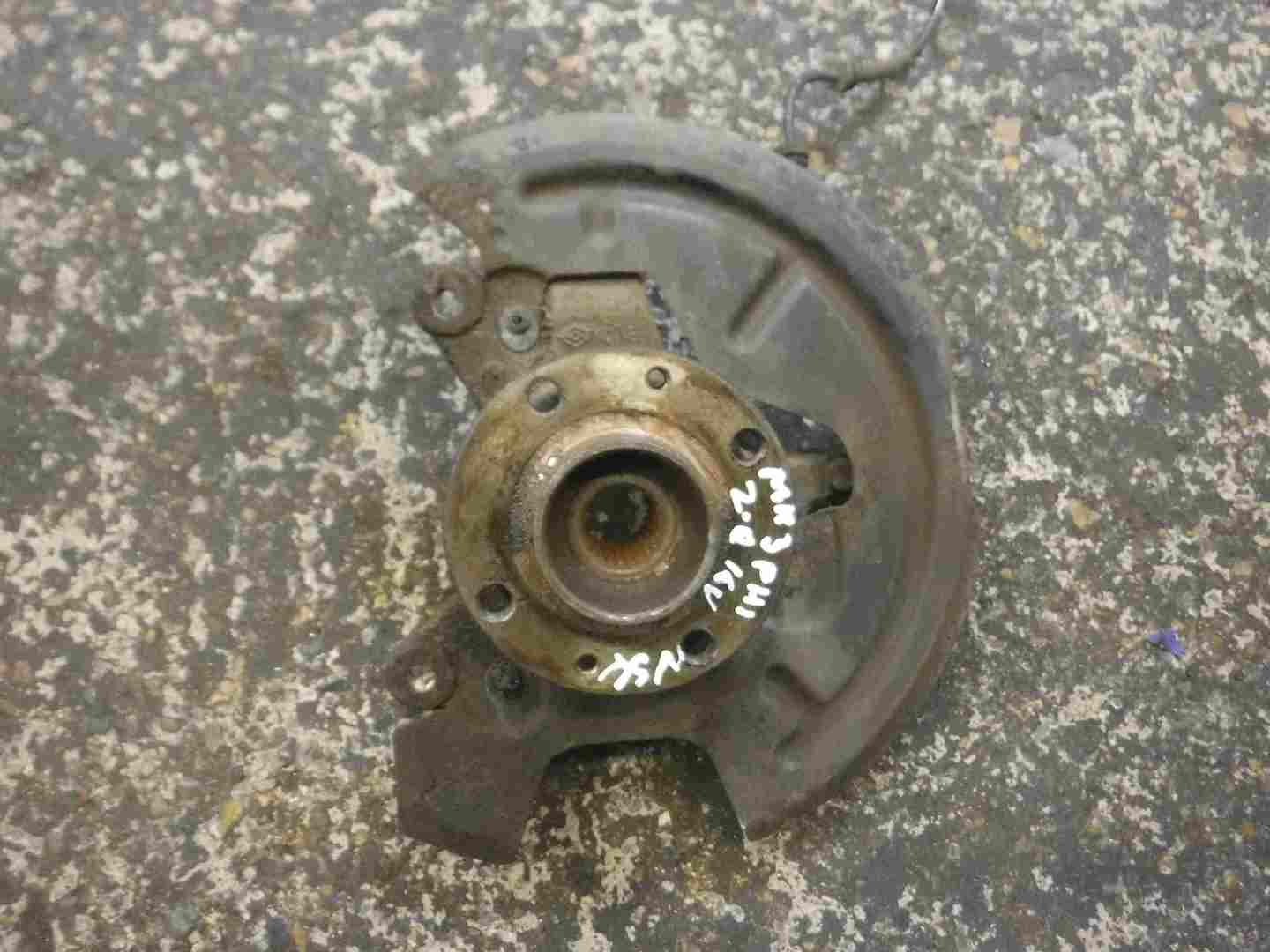 Renault Clio MK3 2005-2009 2.0 16v Passenger NSF Front Wheel Hub M4R 700