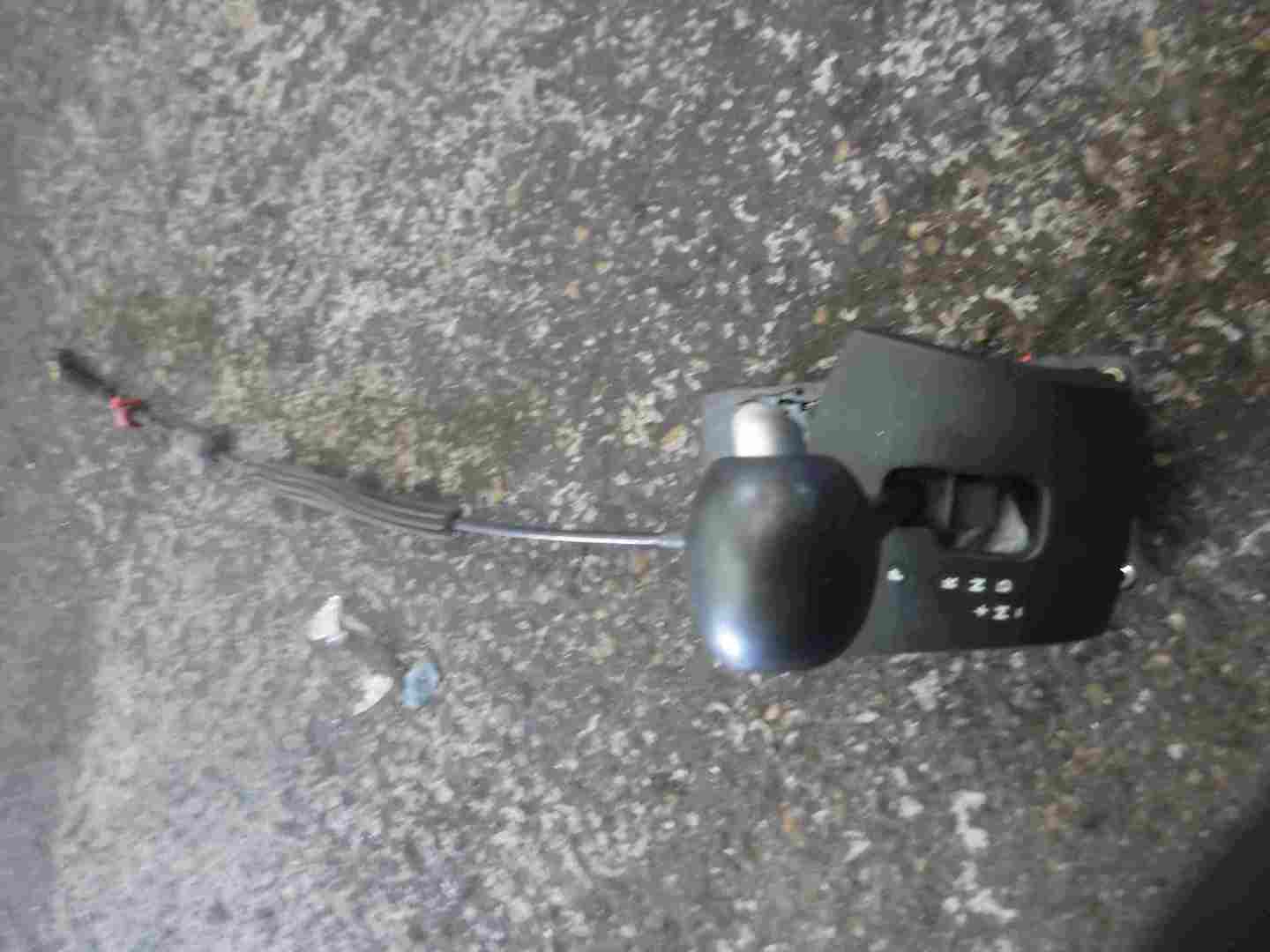 Renault Clio MK3 2005-2009 Automatic Gearstick Mechanism + Cables 8200568666