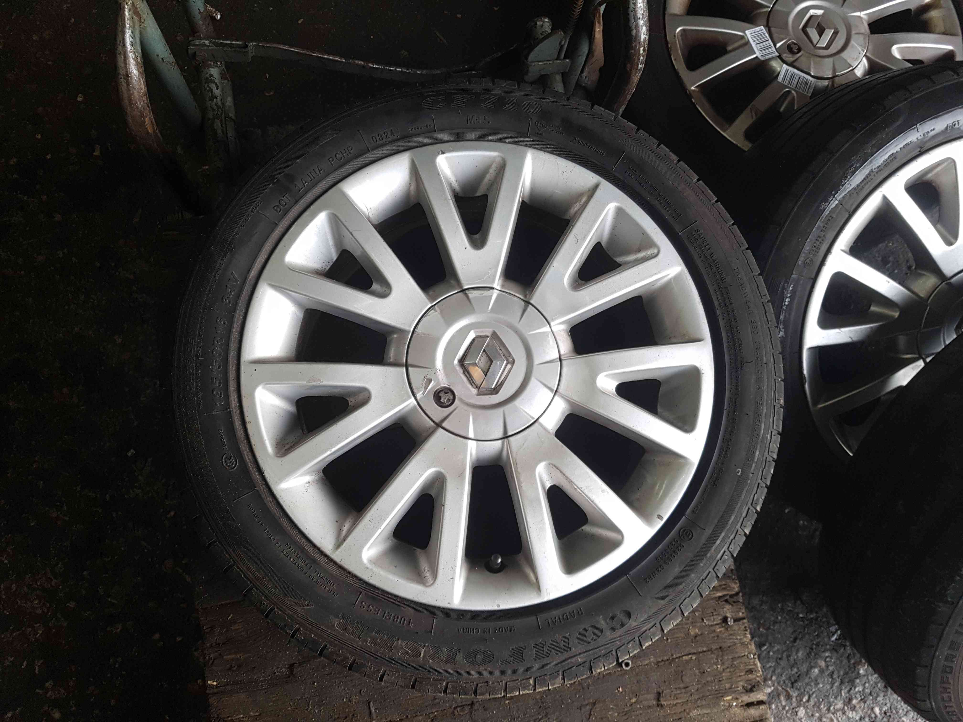 Thumb 9 Renault Clio MK3 2005-2009 Canasta Alloy Wheel + Tyre 195 50 16 5Mm 4/5