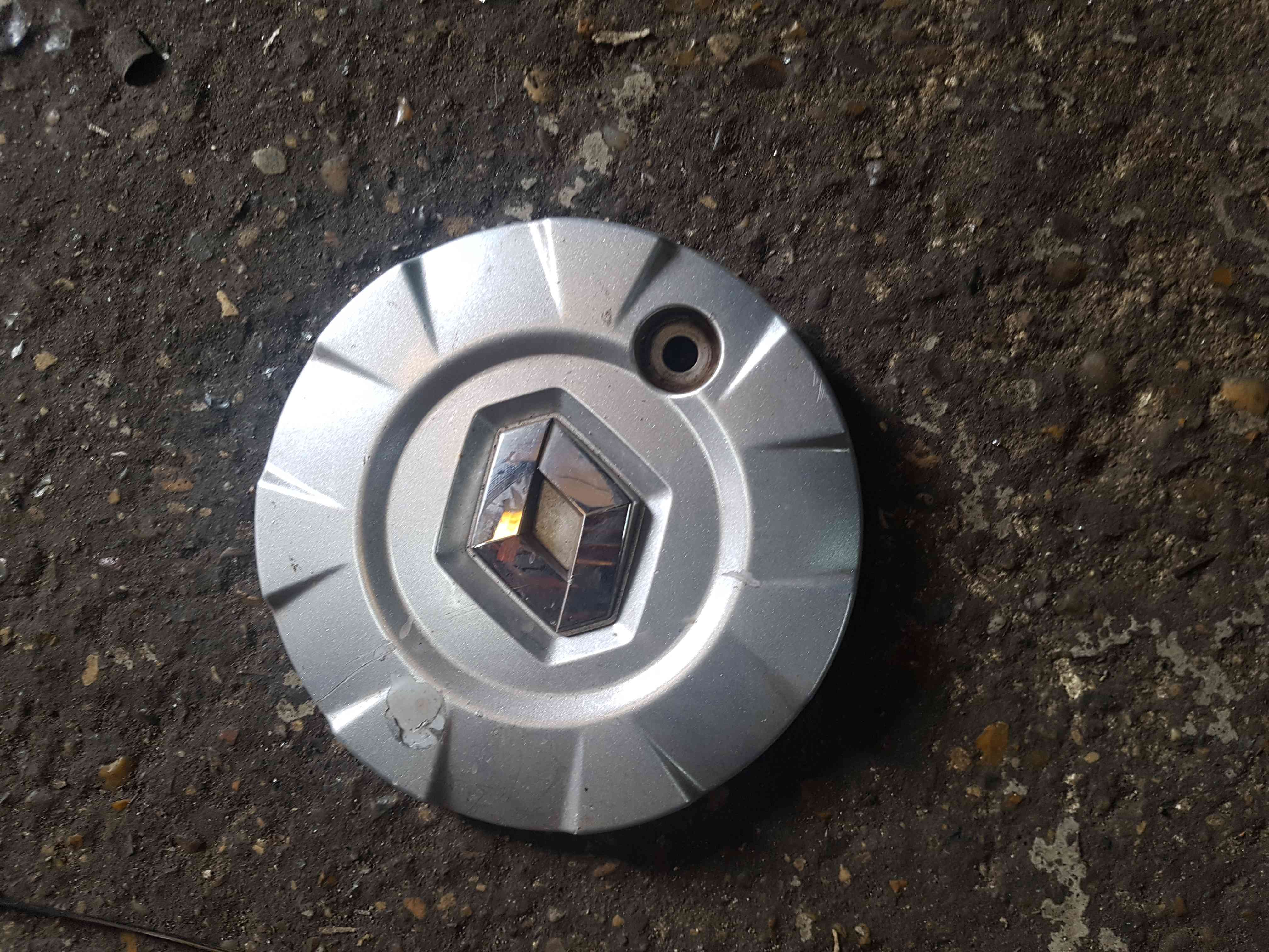 Thumb 5 Renault Clio MK3 2005-2009 Canasta Alloy Wheel Centre HUB Cap 3/5 8200319245