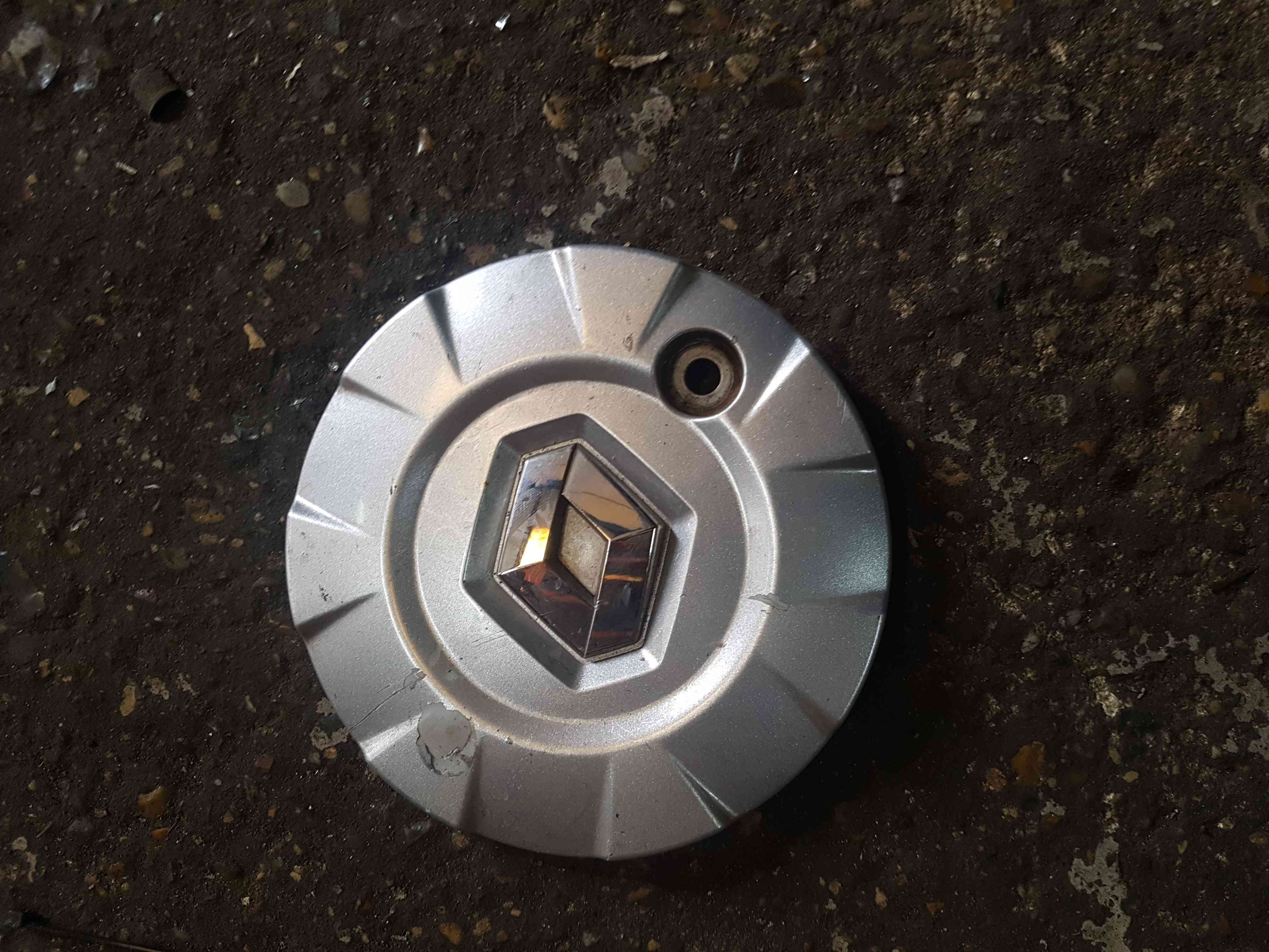Thumb 6 Renault Clio MK3 2005-2009 Canasta Alloy Wheel Centre HUB Cap 3/5 8200319245