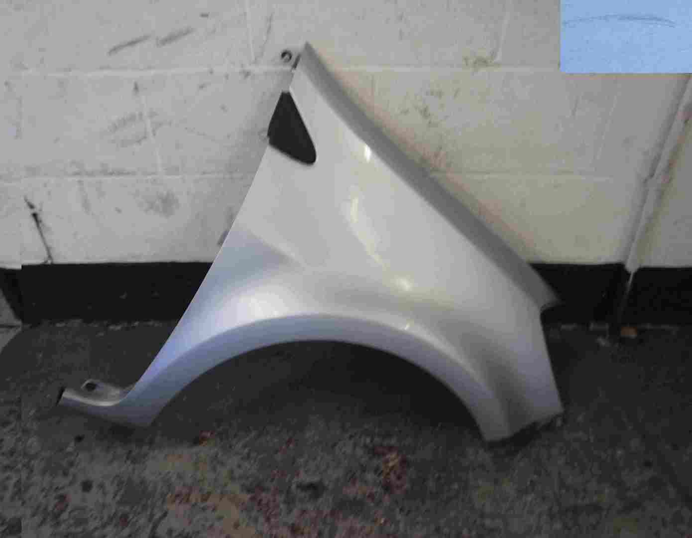 Renault Clio MK3 2005-2009 Drivers OS Wing Silver TED69 195