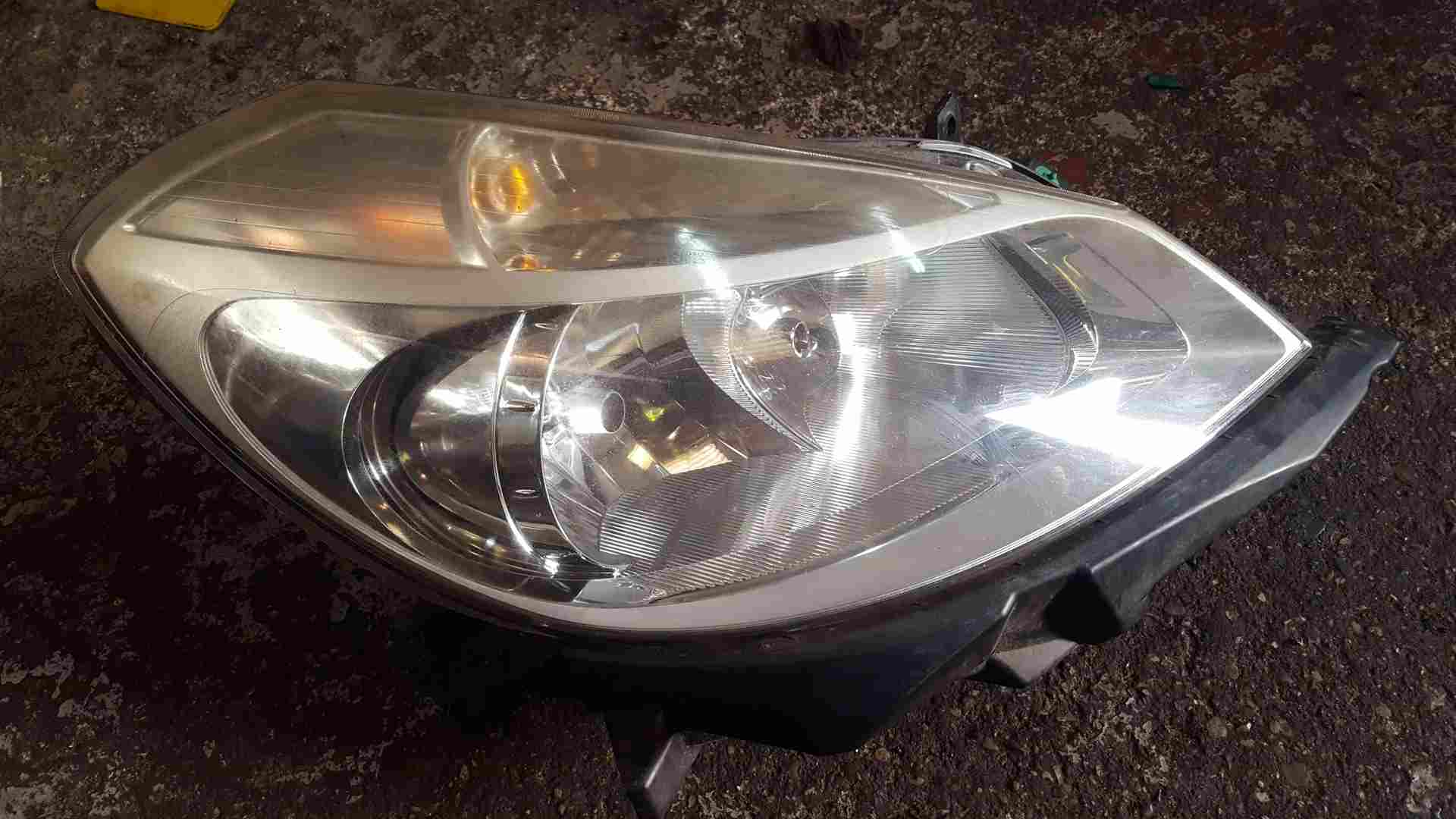 Renault Clio MK3 2005-2009 Drivers OSF Front Head Lamp Headlight Chrome Cloudy